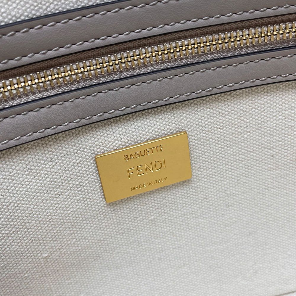 Alternative view of Fendi Baguette