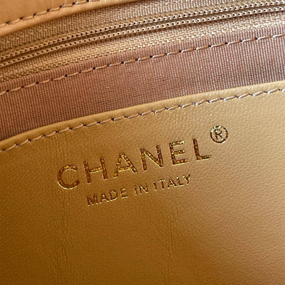 CHANEL MINI FLAP - Image 4