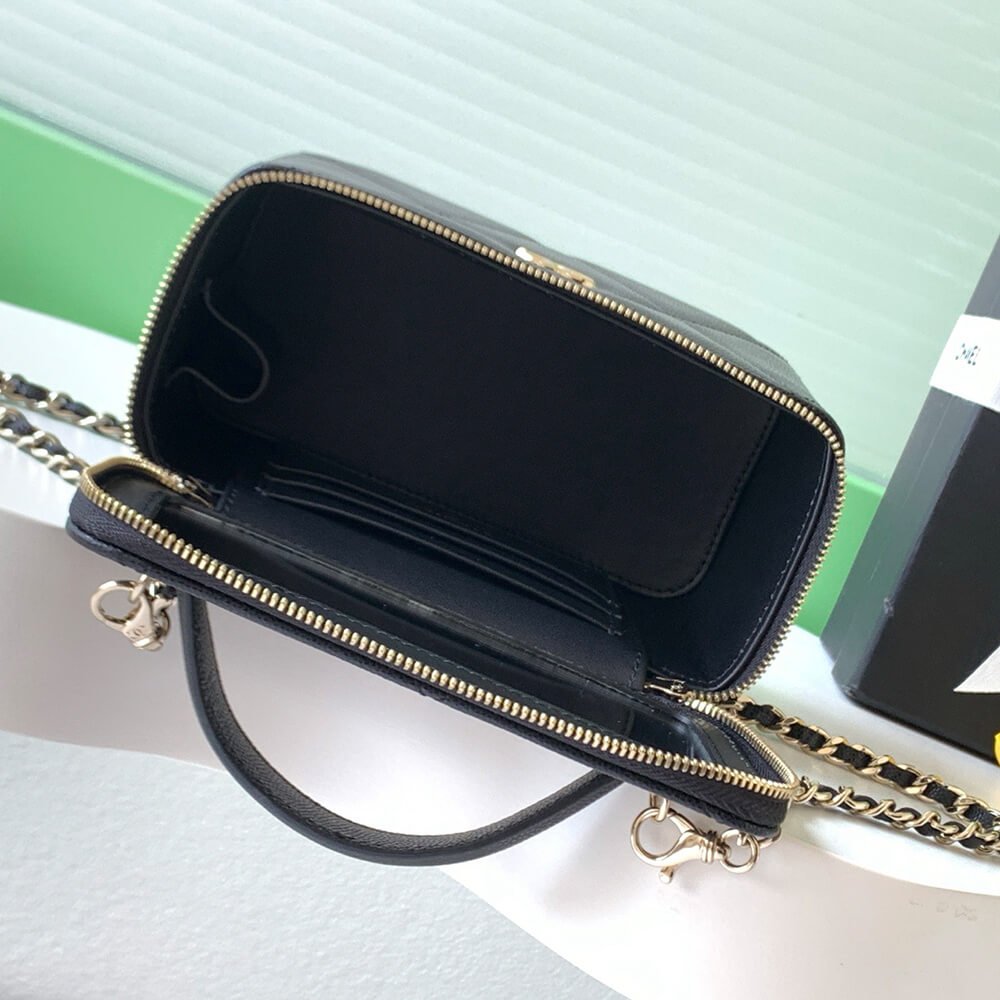 Alternative view of CHANEL Long Vanity with Chain(high-end grade)