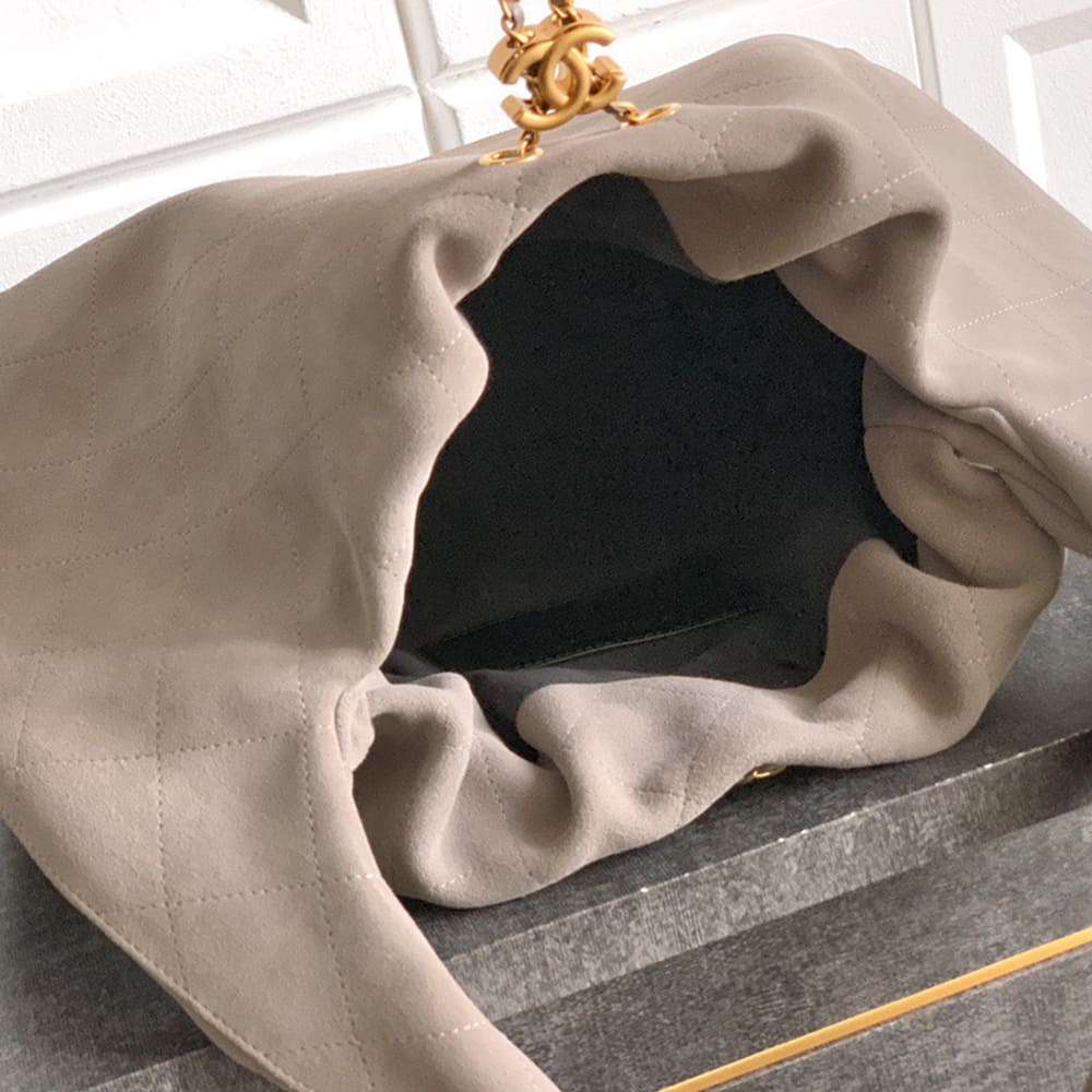Alternative view of Chanel LARGE HOBO BAG SUEDE(HIGH-END GRADE)