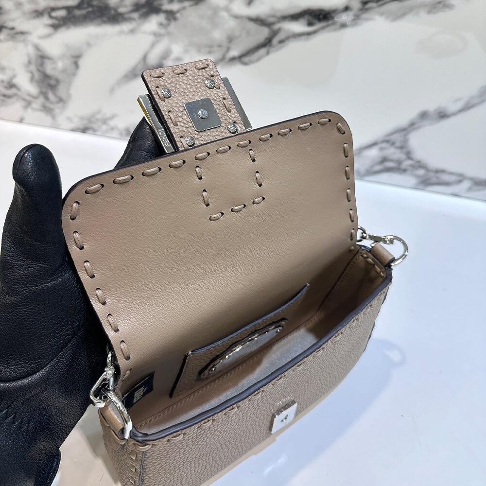 Alternative view of Fendi Baguette Mini(HIGH-END GRADE)