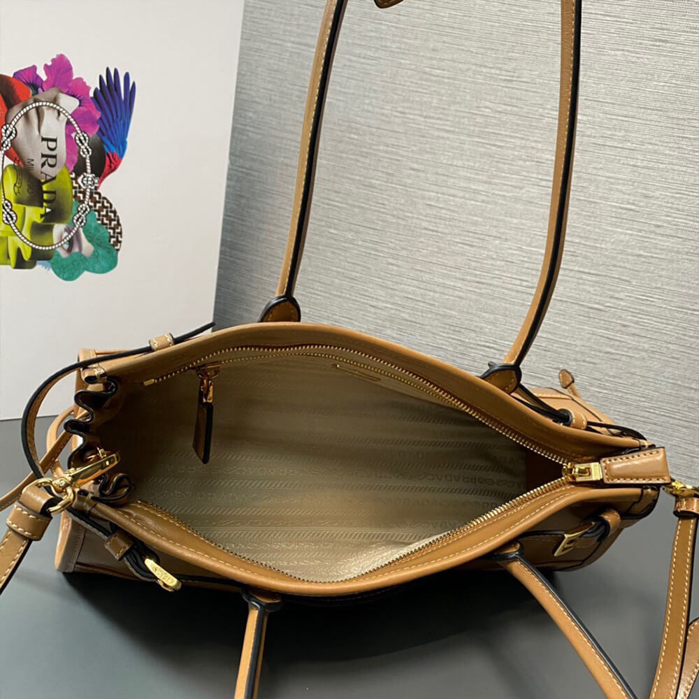 Alternative view of Prada Medium leather handbag(high-end grade)