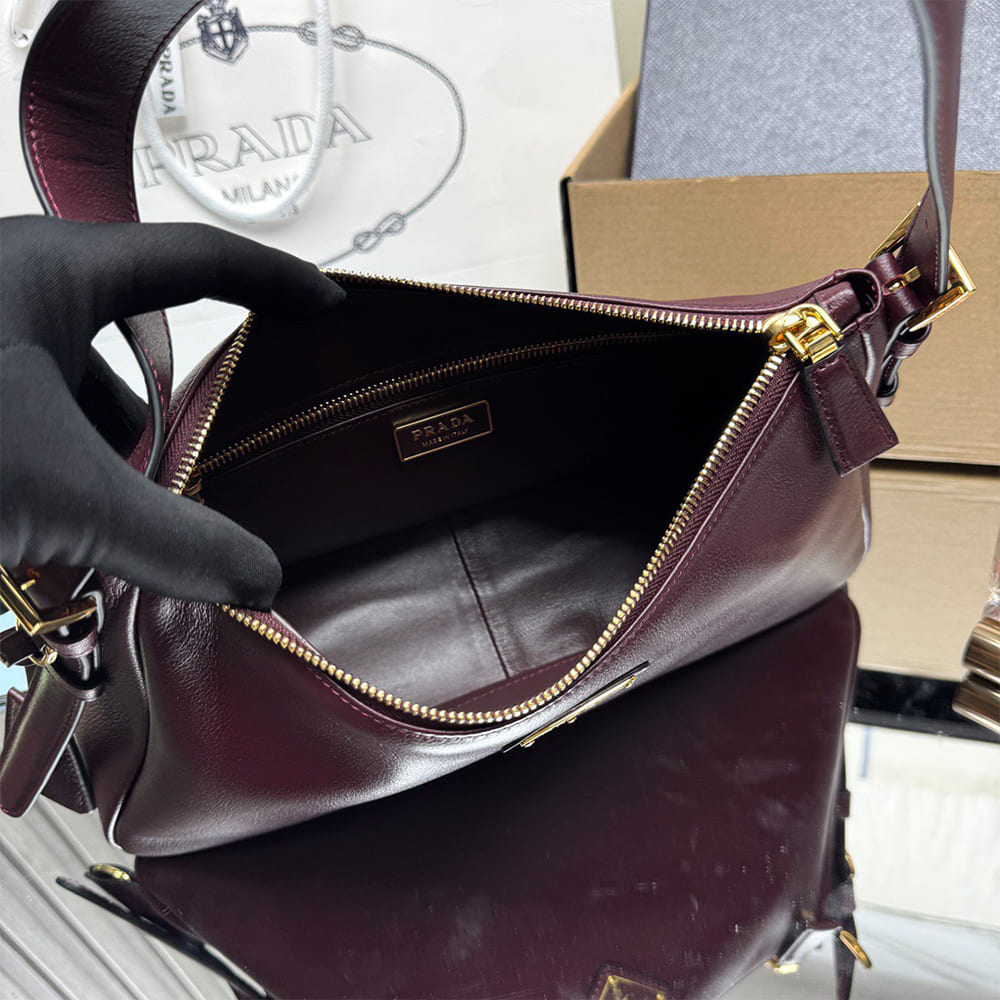 Prada Aimee medium leather shoulder bag - Image 6