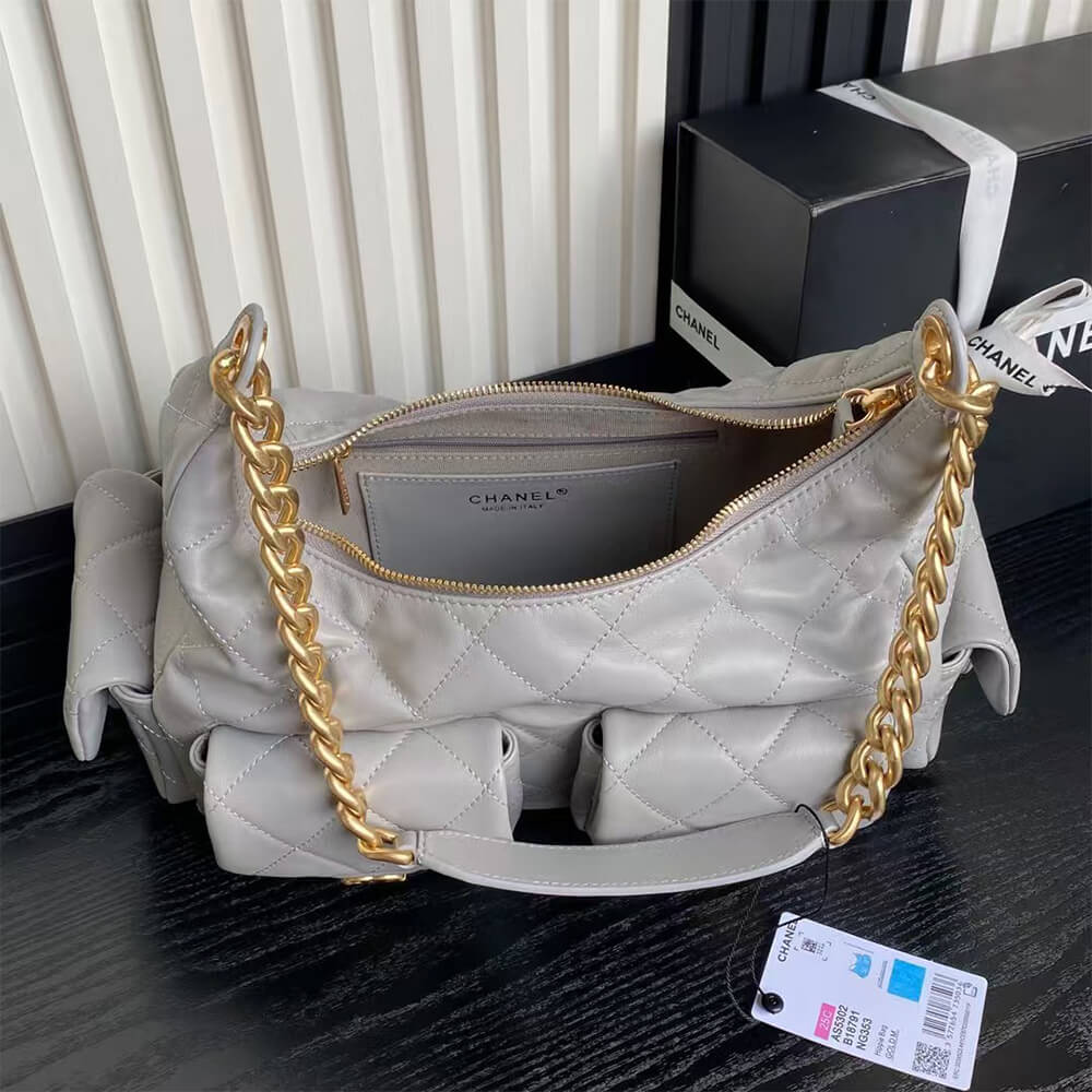 Alternative view of CHANEL  Maxi Hobo Bag(High-end grade)
