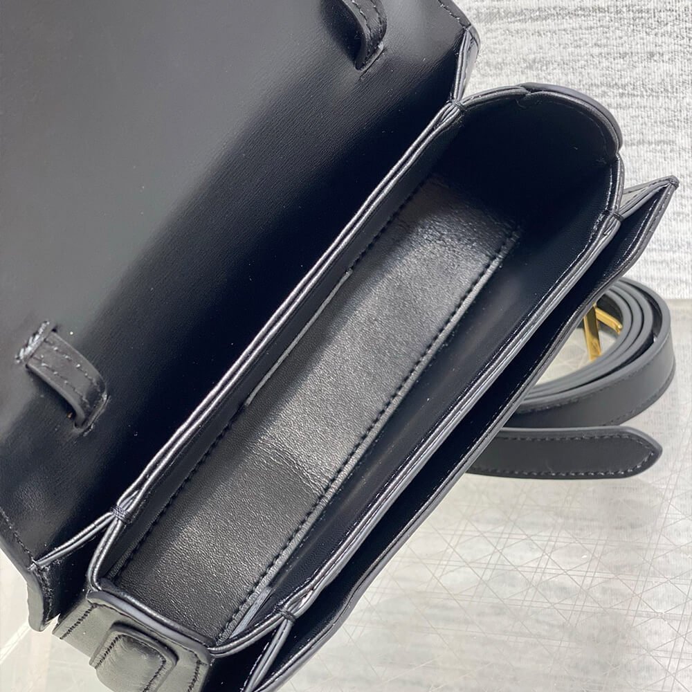 Alternative view of Small 30 Montaigne Avenue Top Handle Bag