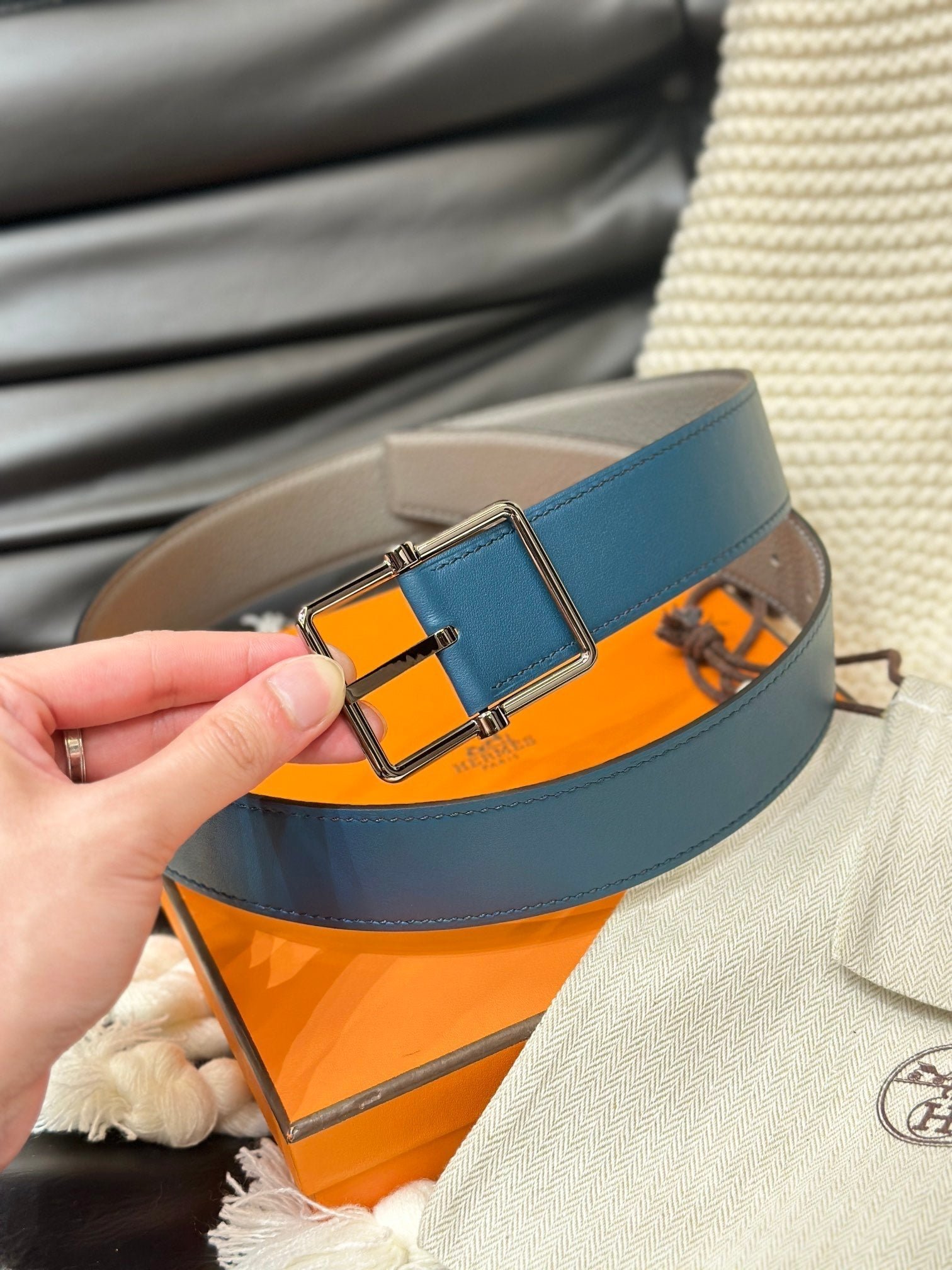 Alternative view of HM HADRIEN 38MM REVERSIBLE BELT GREY AND AEGEAN BLUE LEATHER SILVER BUCKLE