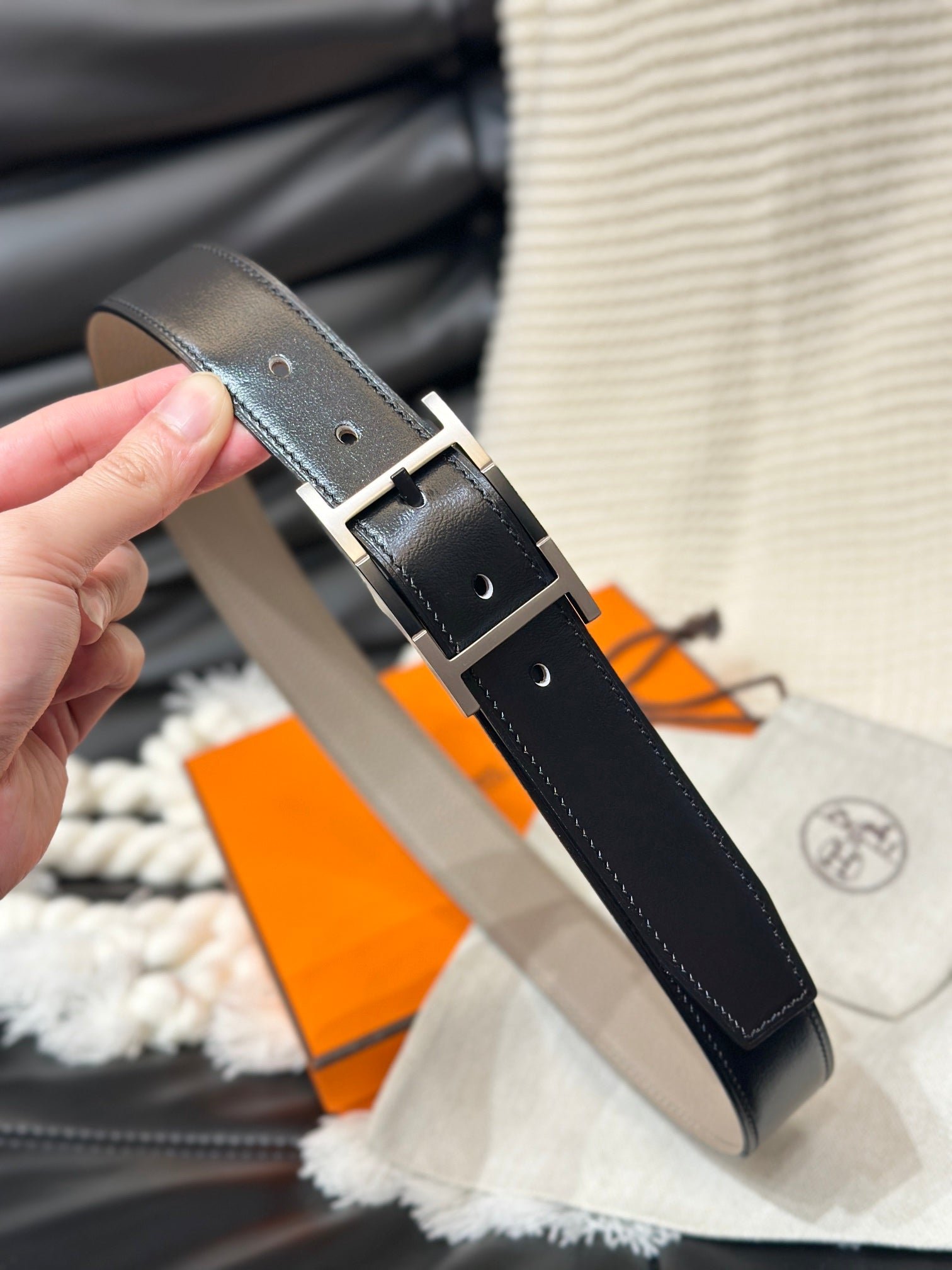 Alternative view of HM NEO TANDEM 32MM REVERSIBLE BELT BLACK AND TAN LEATHER SILVER BUCKLE