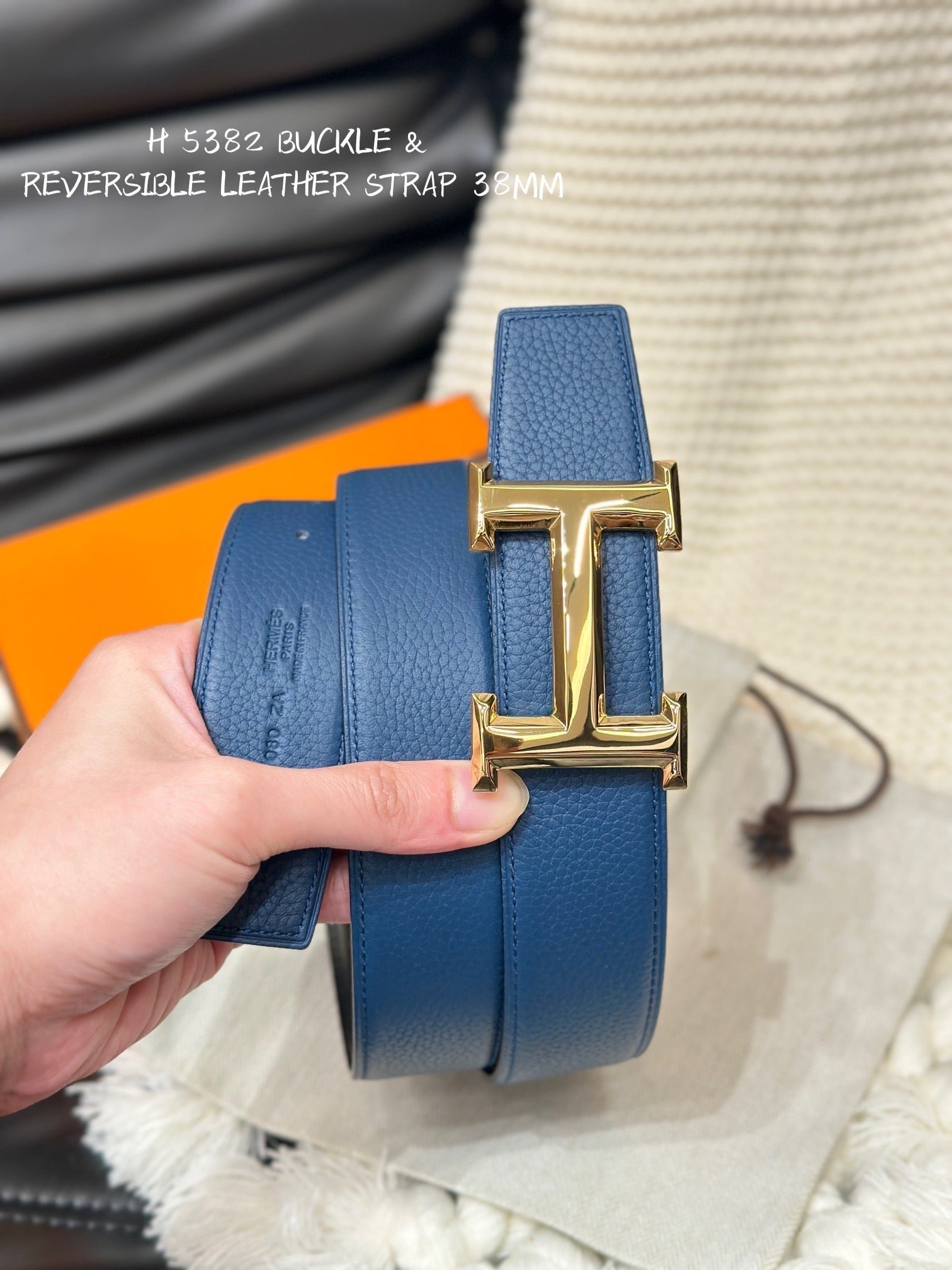Alternative view of HM 5382 BELT GOLD BUCKLE & REVERSIBLE NAVY BLUE LEATHER STRAP 38MM
