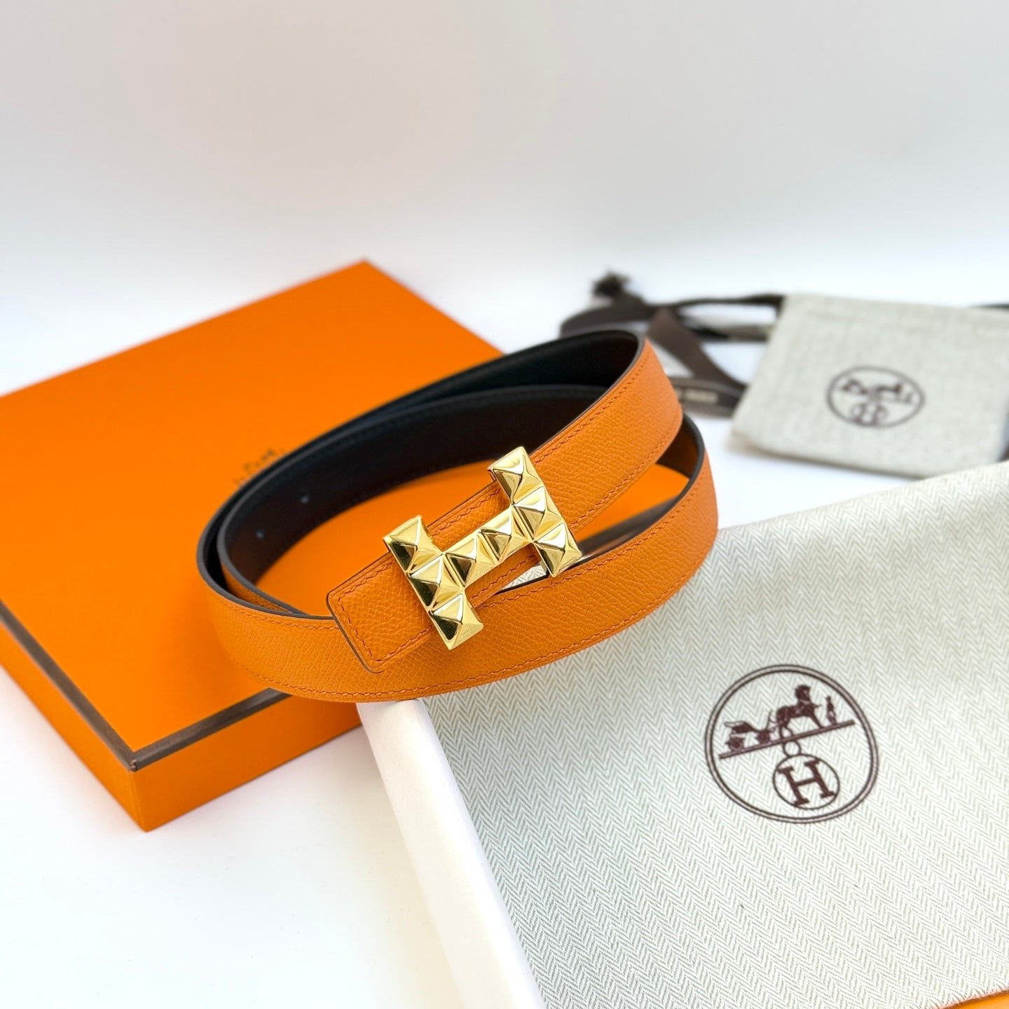 Alternative view of HM Infini Reversible Belt 24mm Orange Epsom Gold Buckle