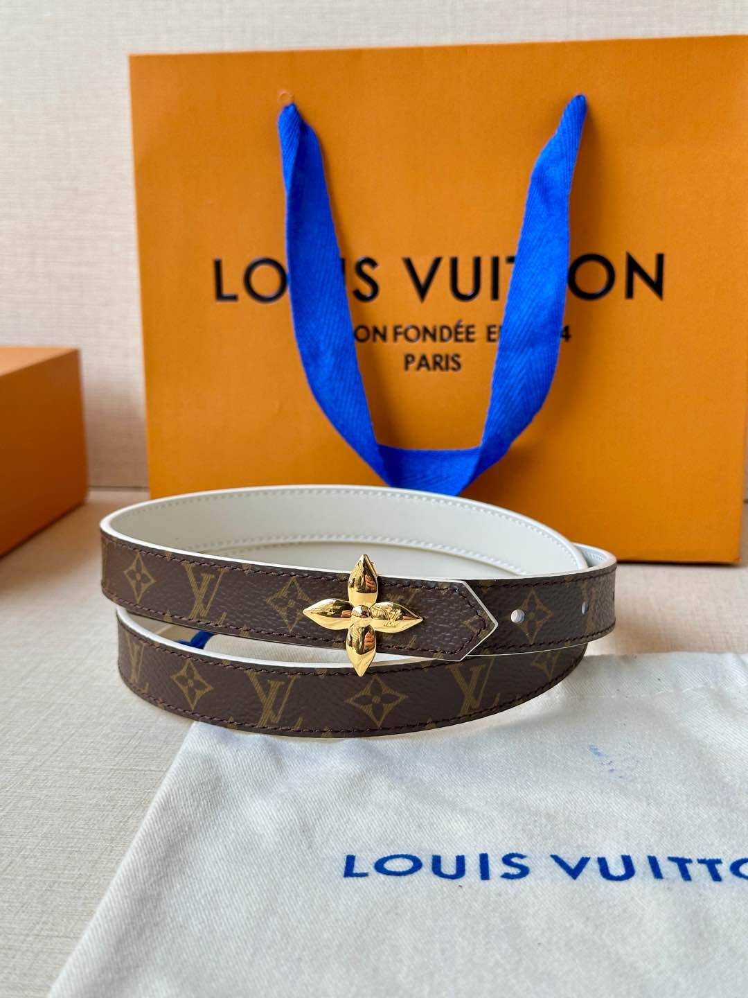 Alternative view of LV Flowergram 20mm Reversible Belt White Brown Calfskin