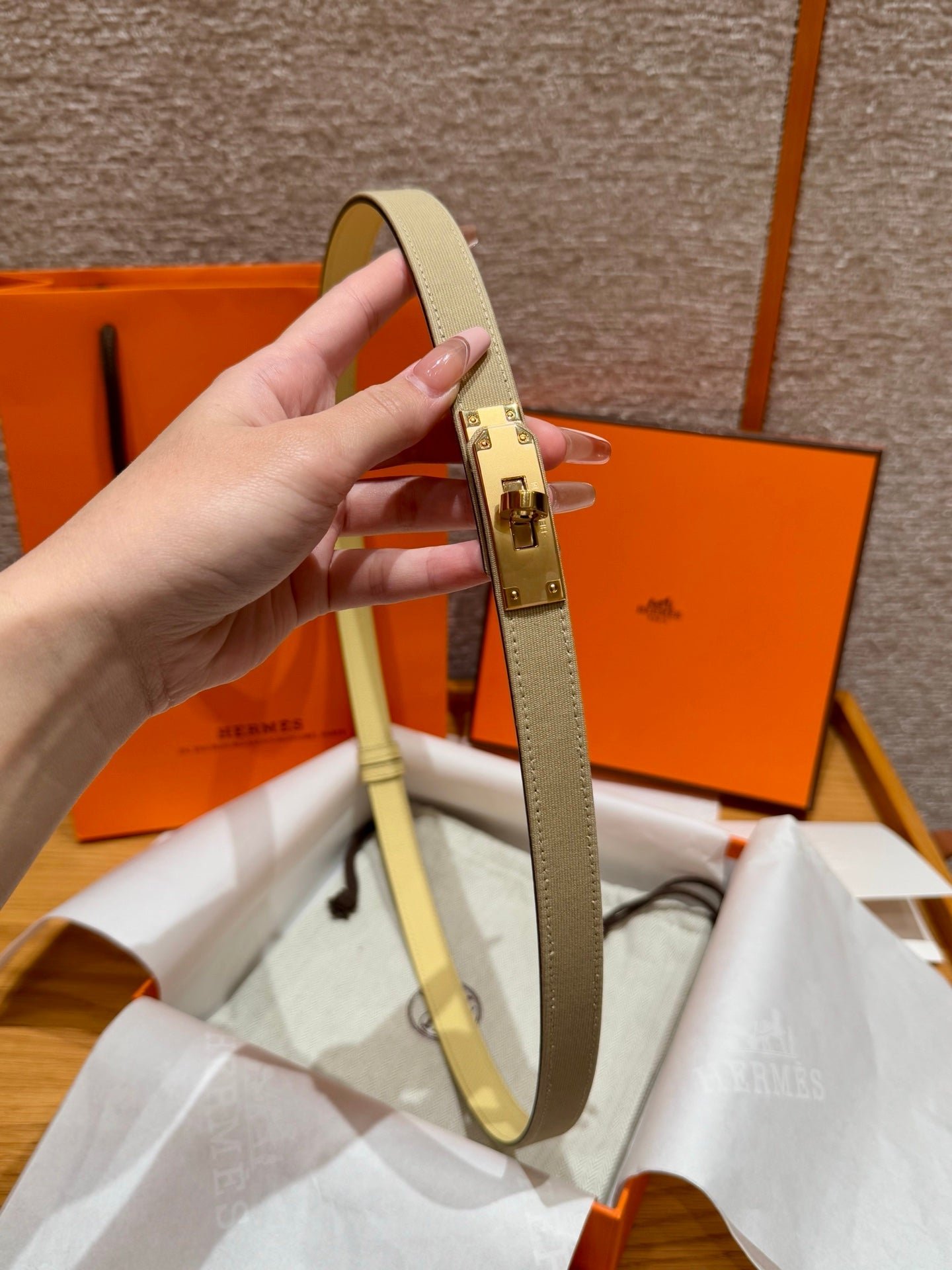 HM Kelly Belt 18mm Beige Canvas Epsom Leather Gold Buckle - Image 8