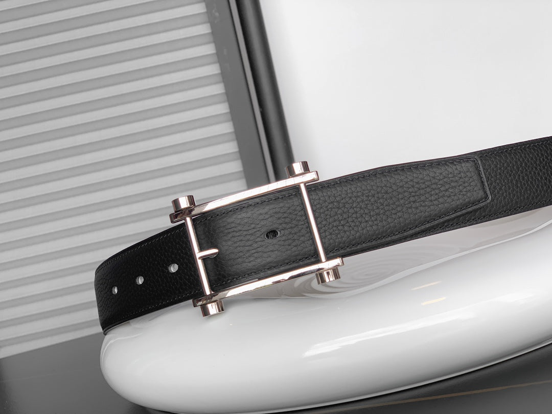 Alternative view of HM REVERSIBLE BLACK LEATHER STRAP 32 MM SILVER HARDWARE