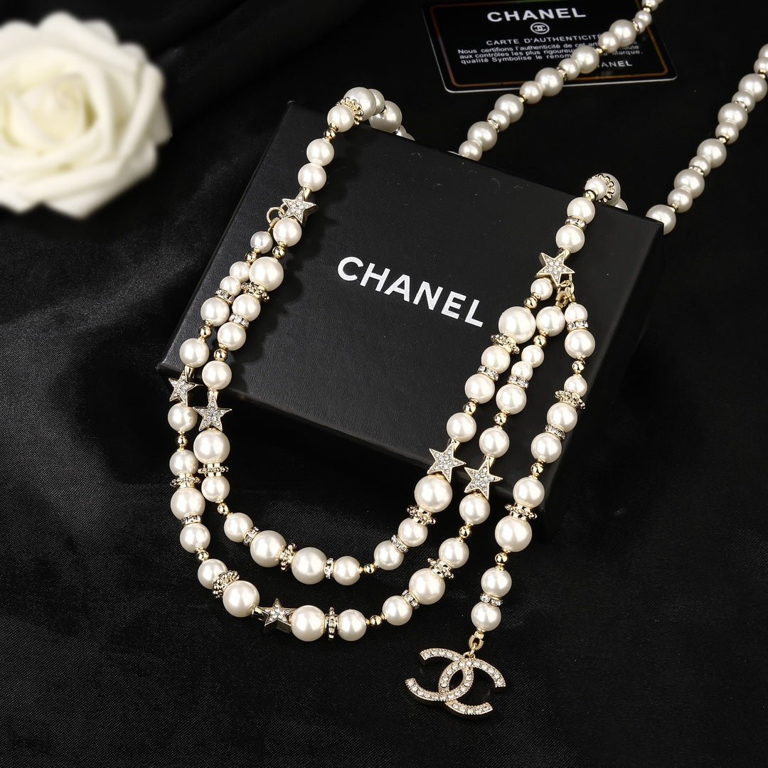 Chanel Gradient Pearl Logo Chain - Image 3
