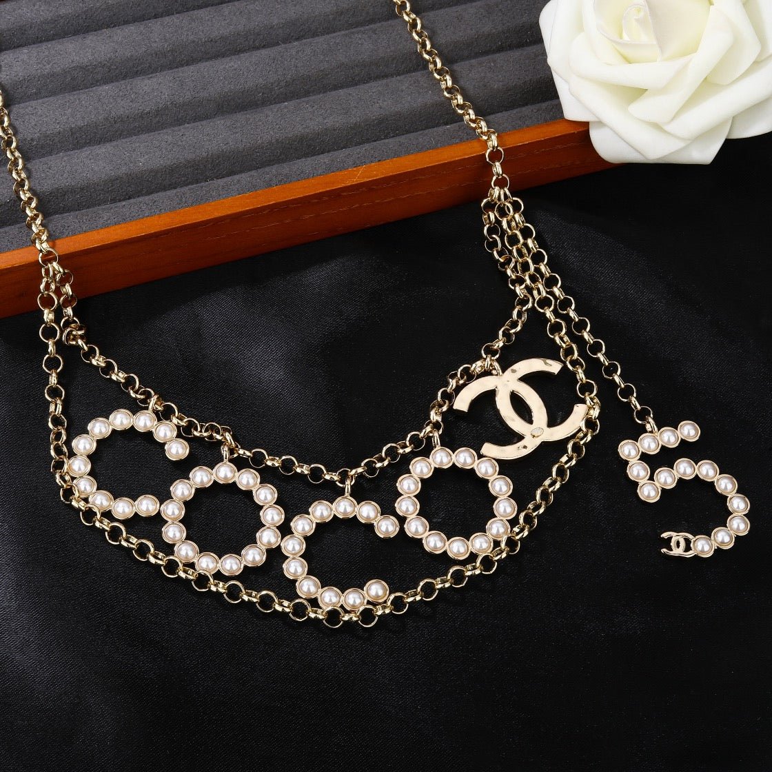 Chanel Pearl Waist Chain - Image 4