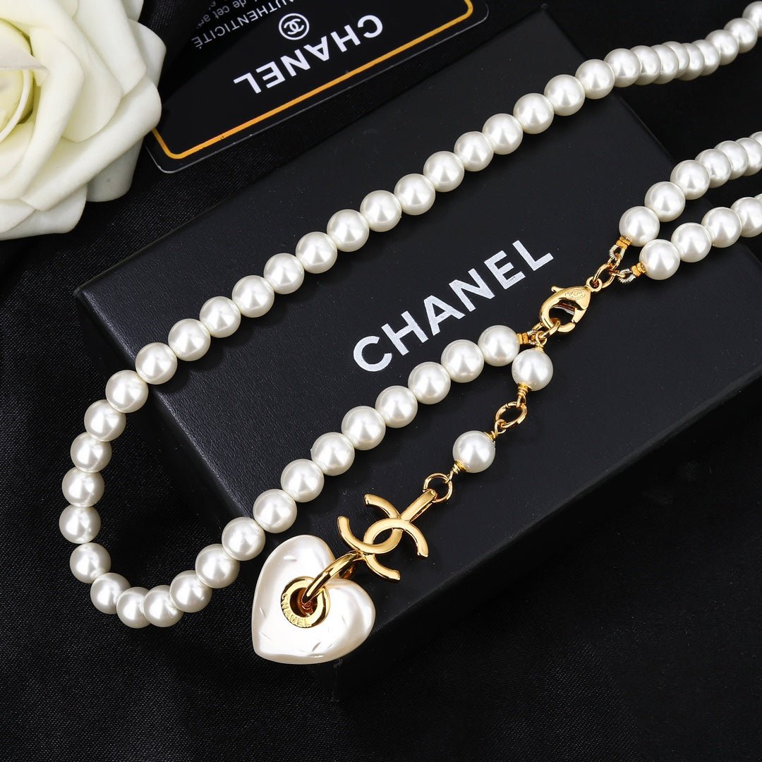 Chanel Pearl Heart Chain Belt - Image 5