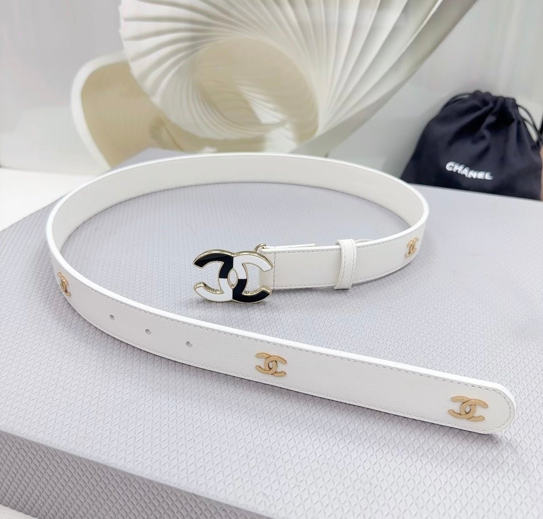 Alternative view of Chanel Logo White Waistband