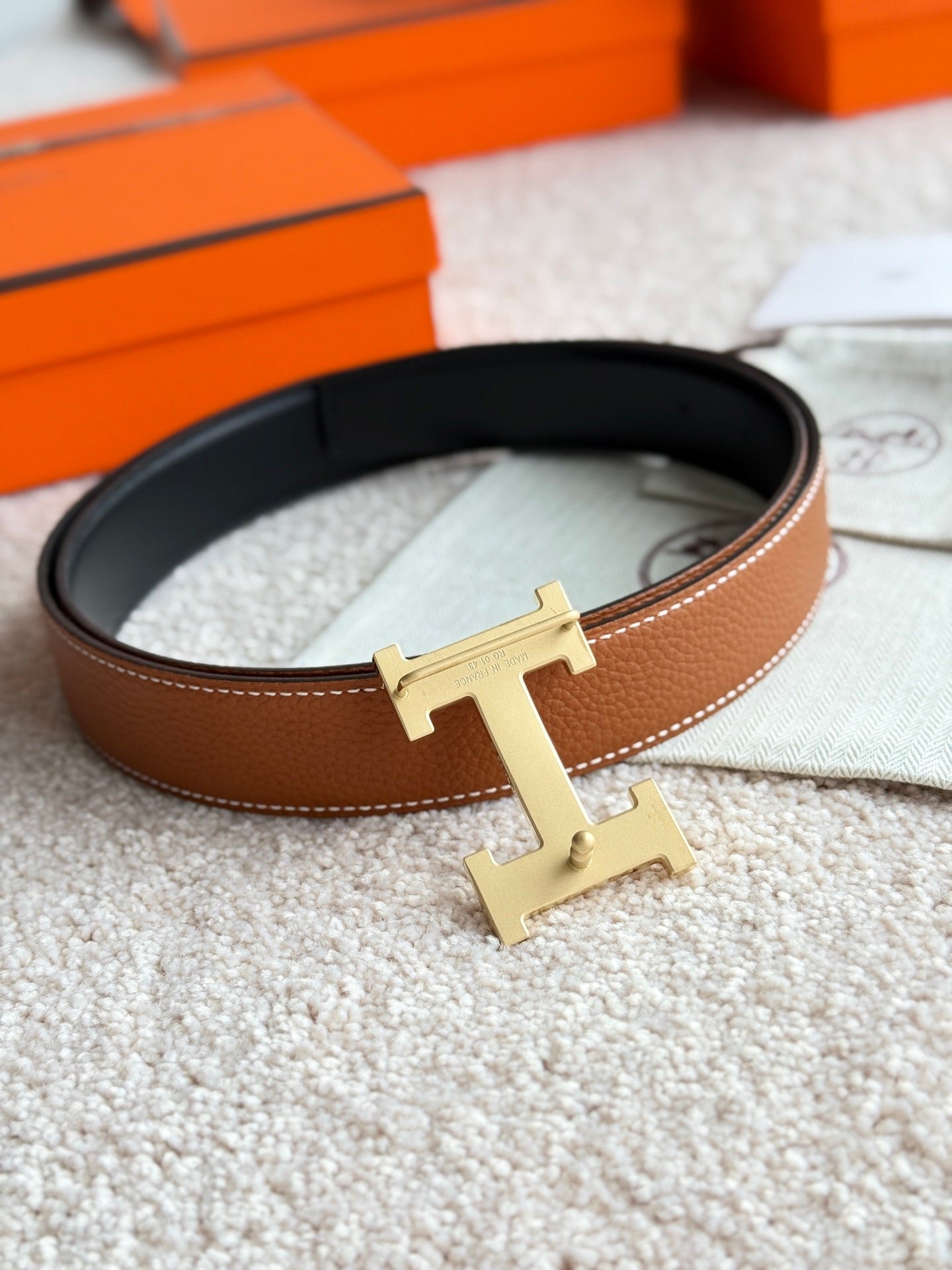 Hermes Tan Engraved Gold H - Image 5
