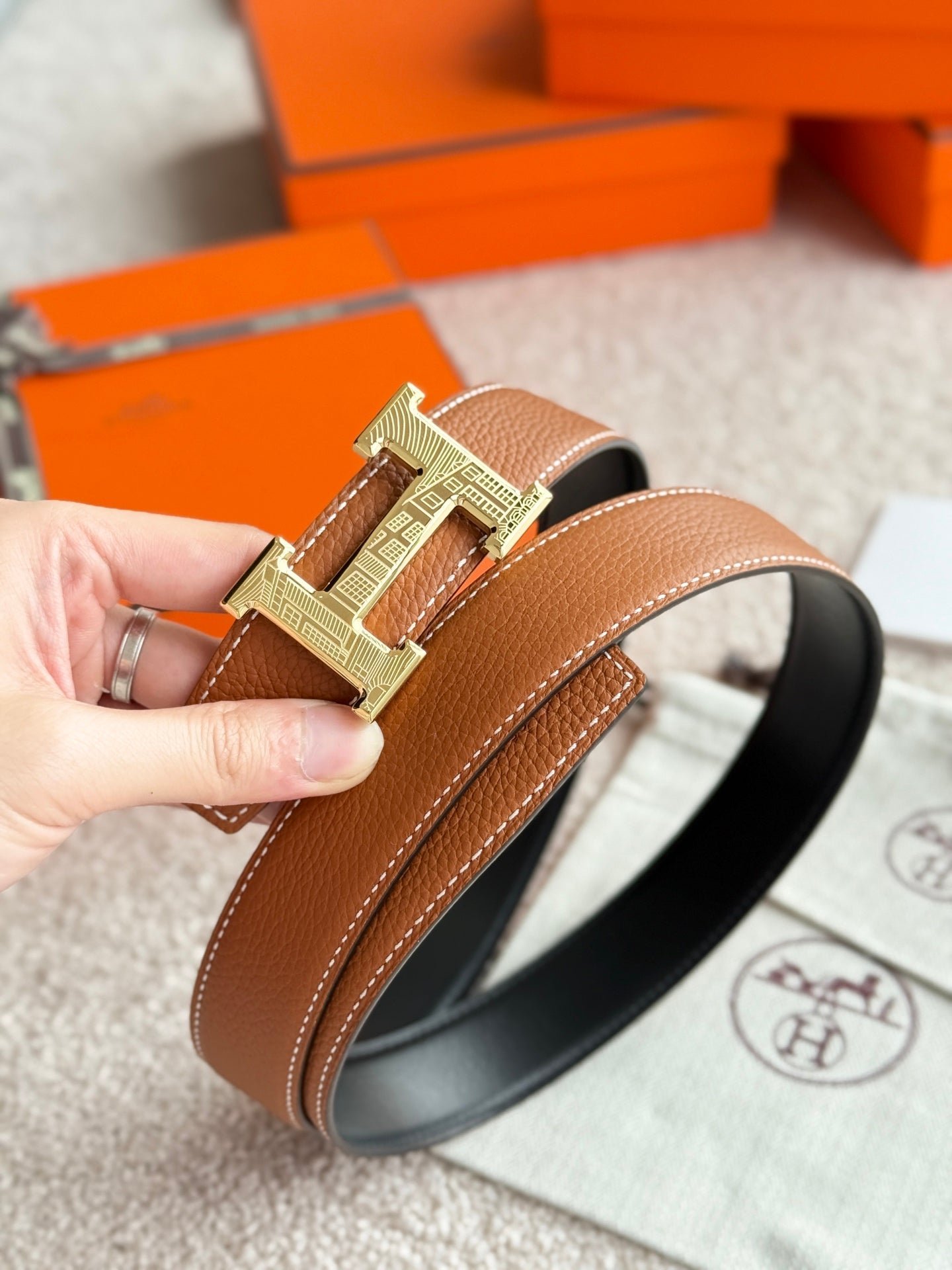 Hermes Tan Engraved Gold H - Image 6