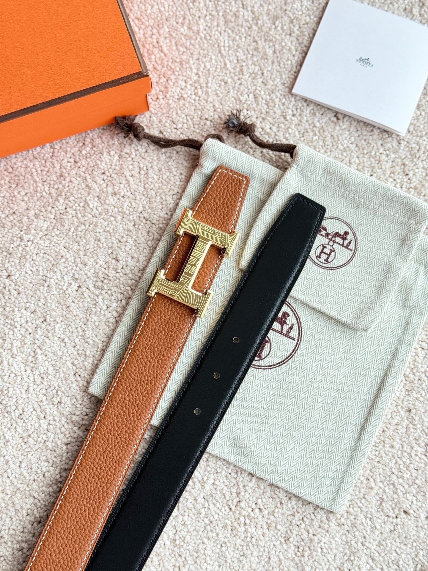 Hermes Tan Engraved Gold H - Image 3