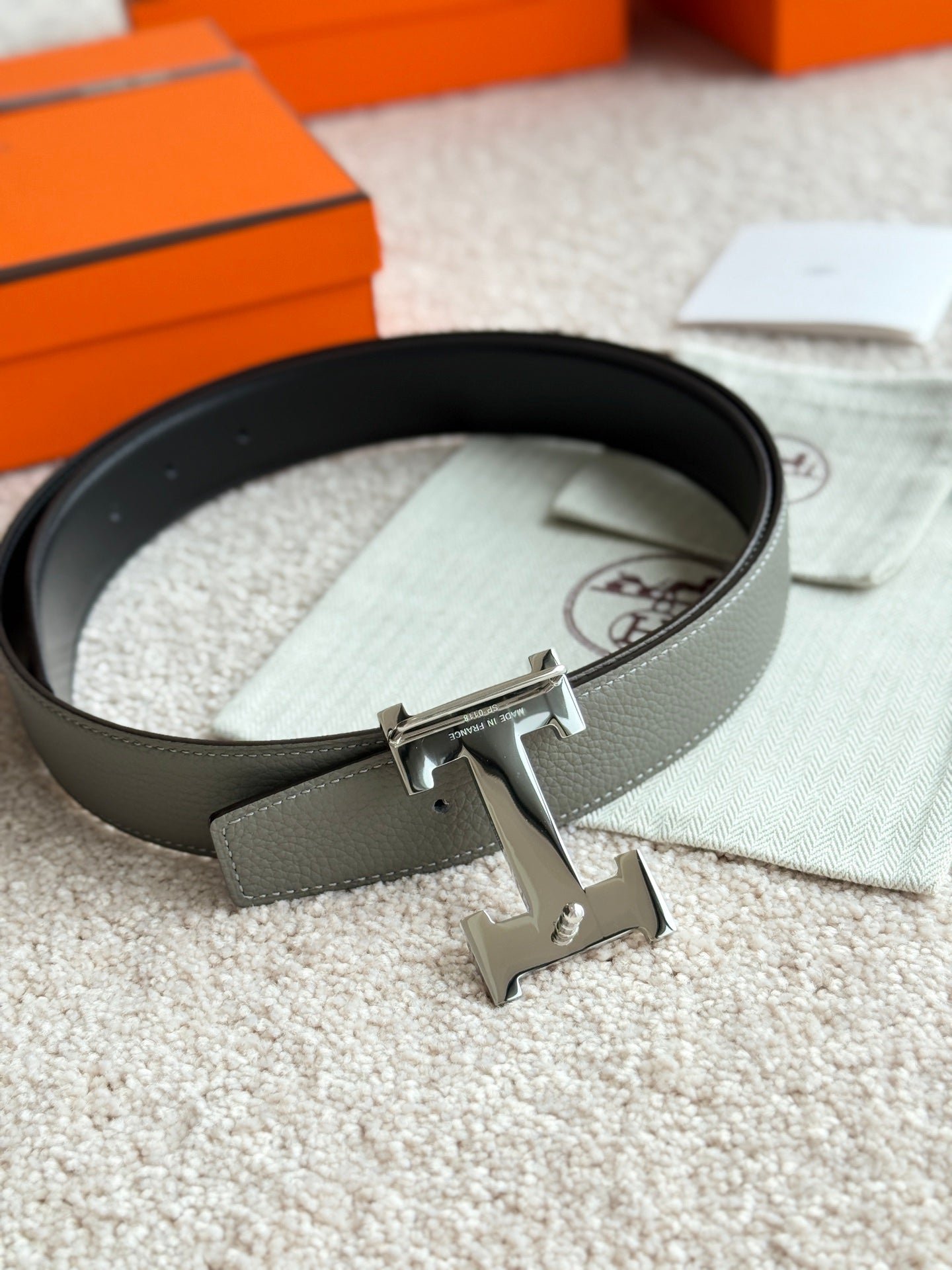 Alternative view of HM Silver H Guillochee Buckle Belt 32mm Gray Green Leather 187598