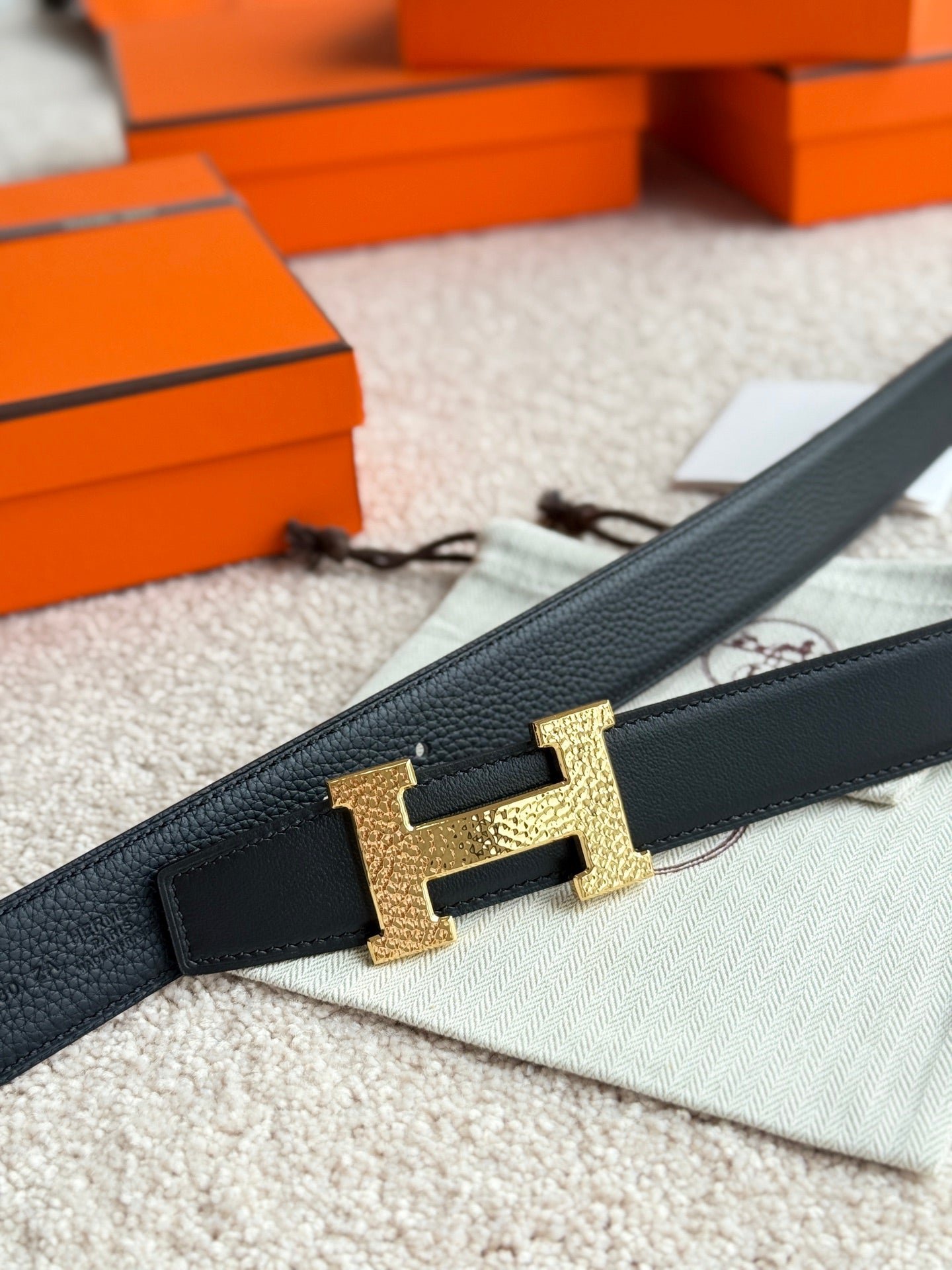 HERMES Hammer Gold H Belt - Image 4