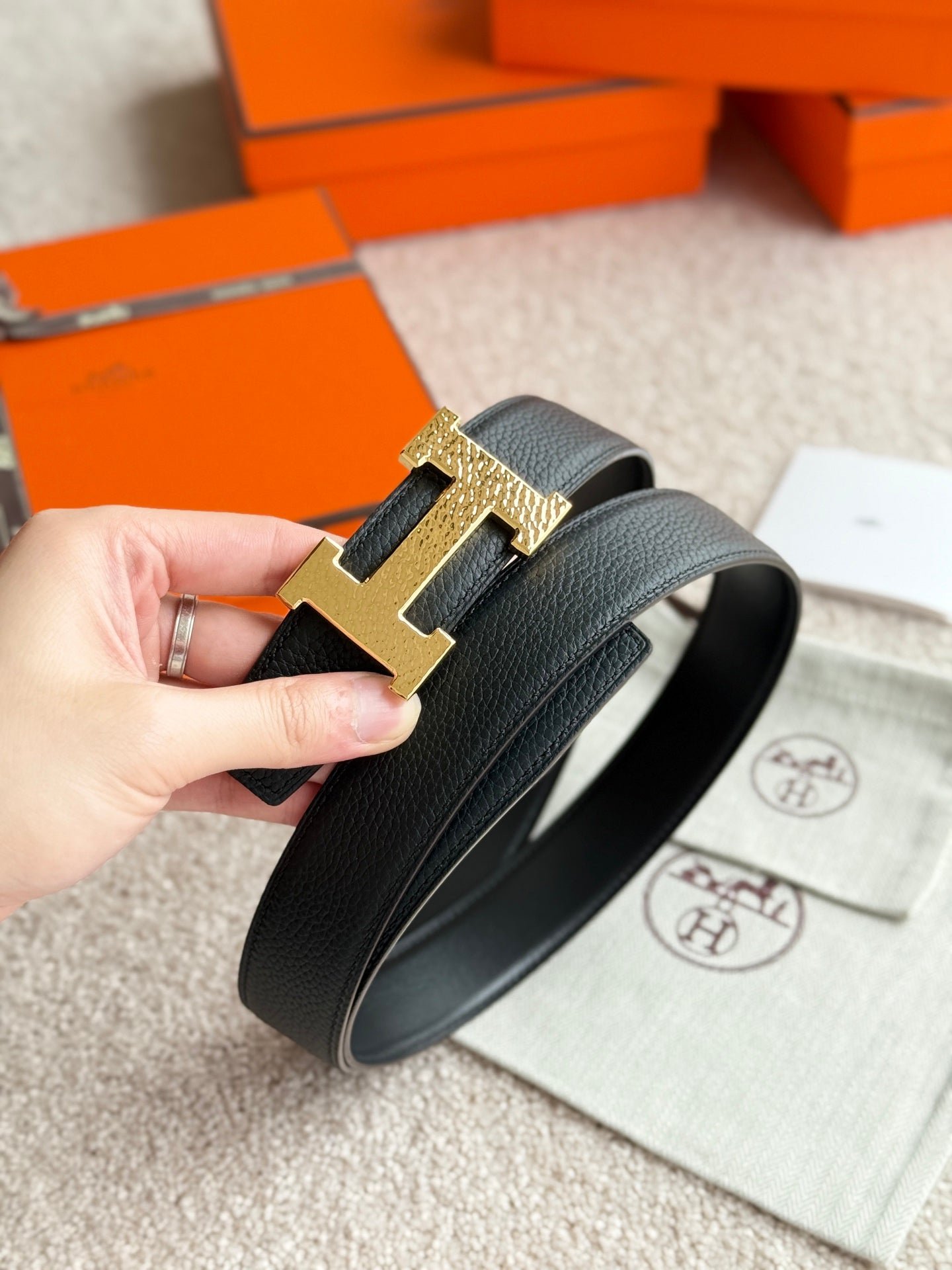 HERMES Hammer Gold H Belt - Image 5