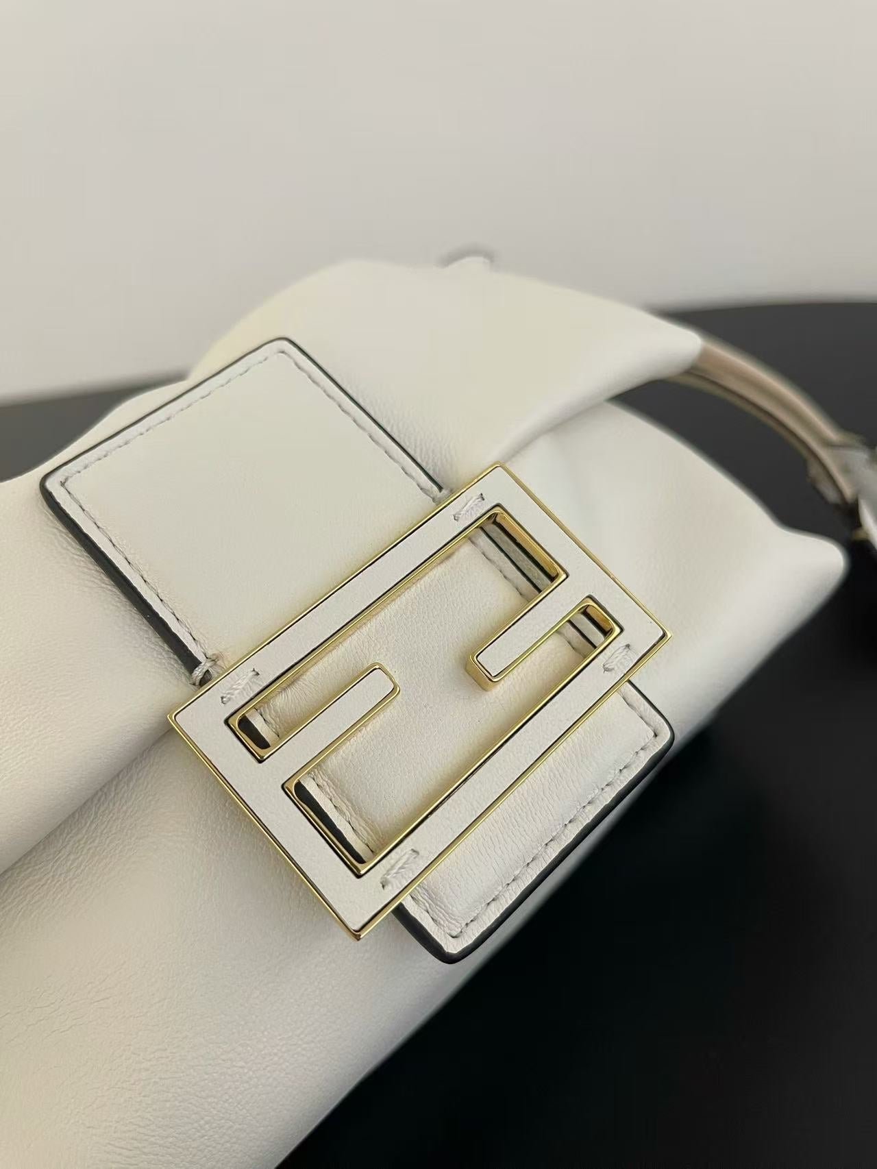 Fendi Mamma Baguette Small Sheepskin - Image 6