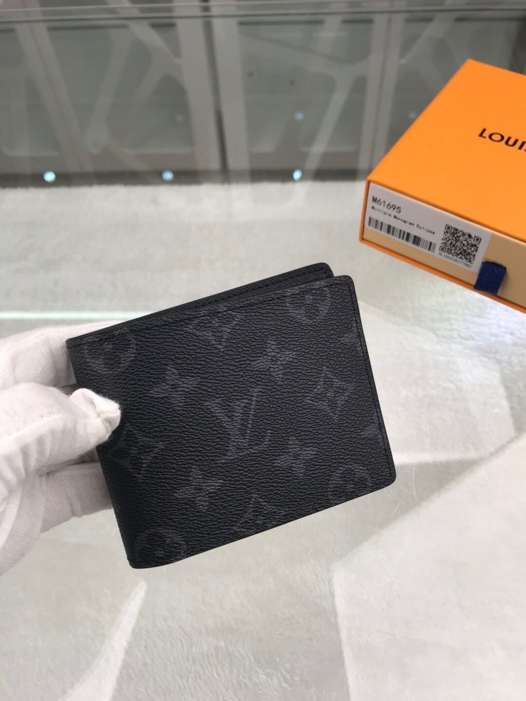 LV Eclipse Bifold Wallet - Image 3