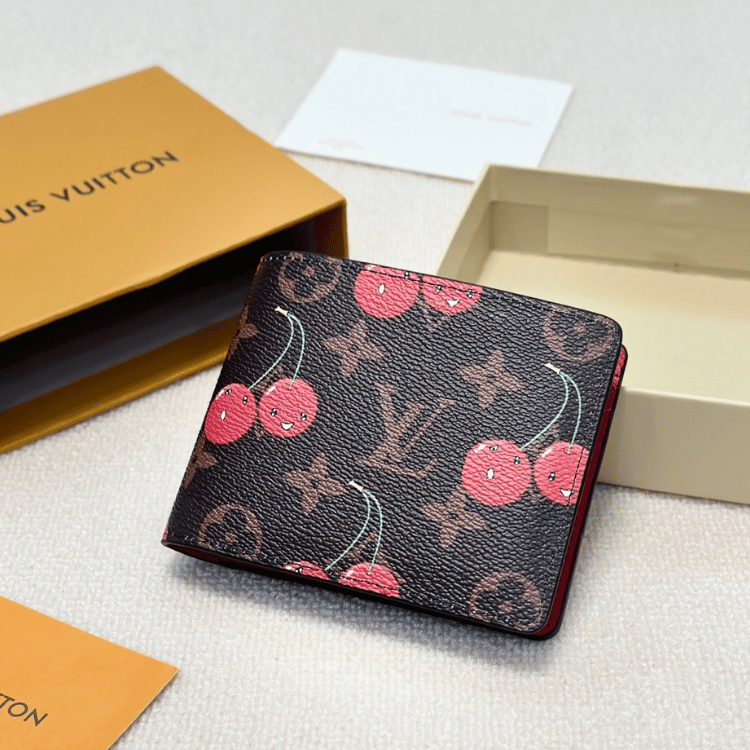 Alternative view of Louis Vuitton Multiple Wallet Cherry 4.7 Inches