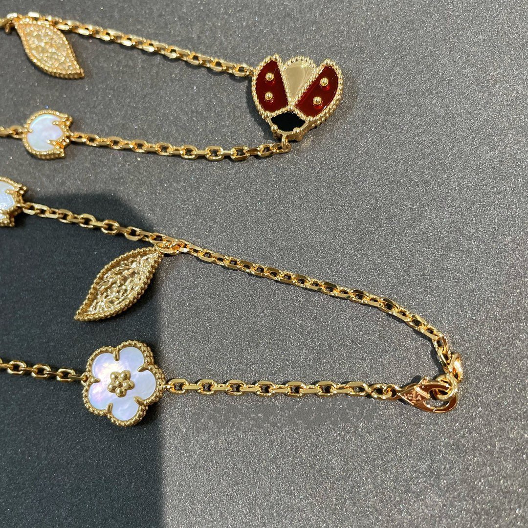 VCA Lucky Spring 15 Motifs Gold Necklace - Image 7
