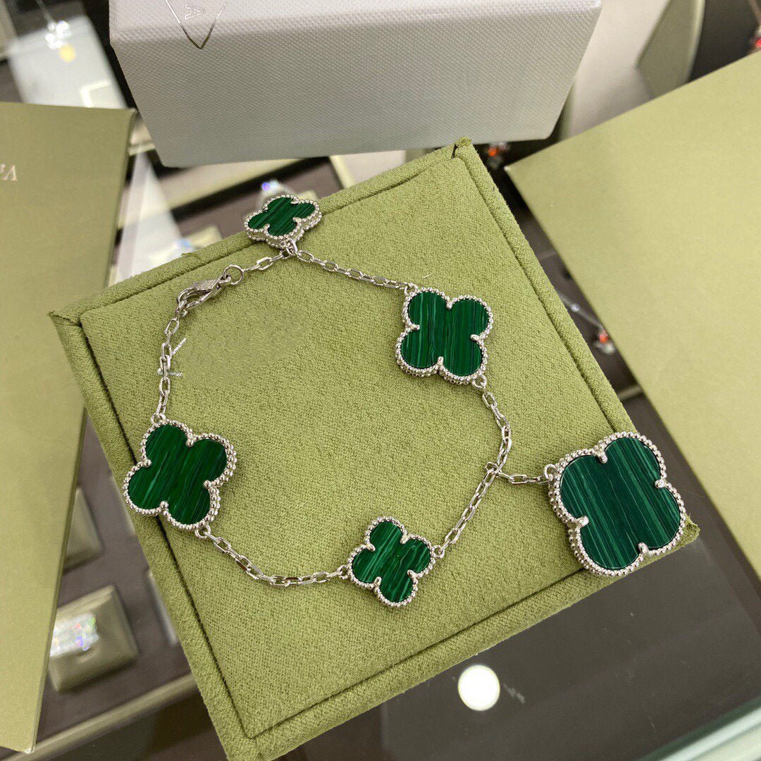 Van Cleef VA 5 Motifs Silver Malachite Bracelet - Image 3