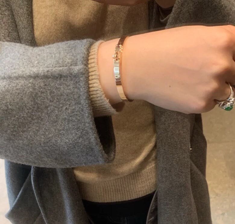 Alternative view of  Hermès Kelly Slim Rose Gold Plated Logo Bangle