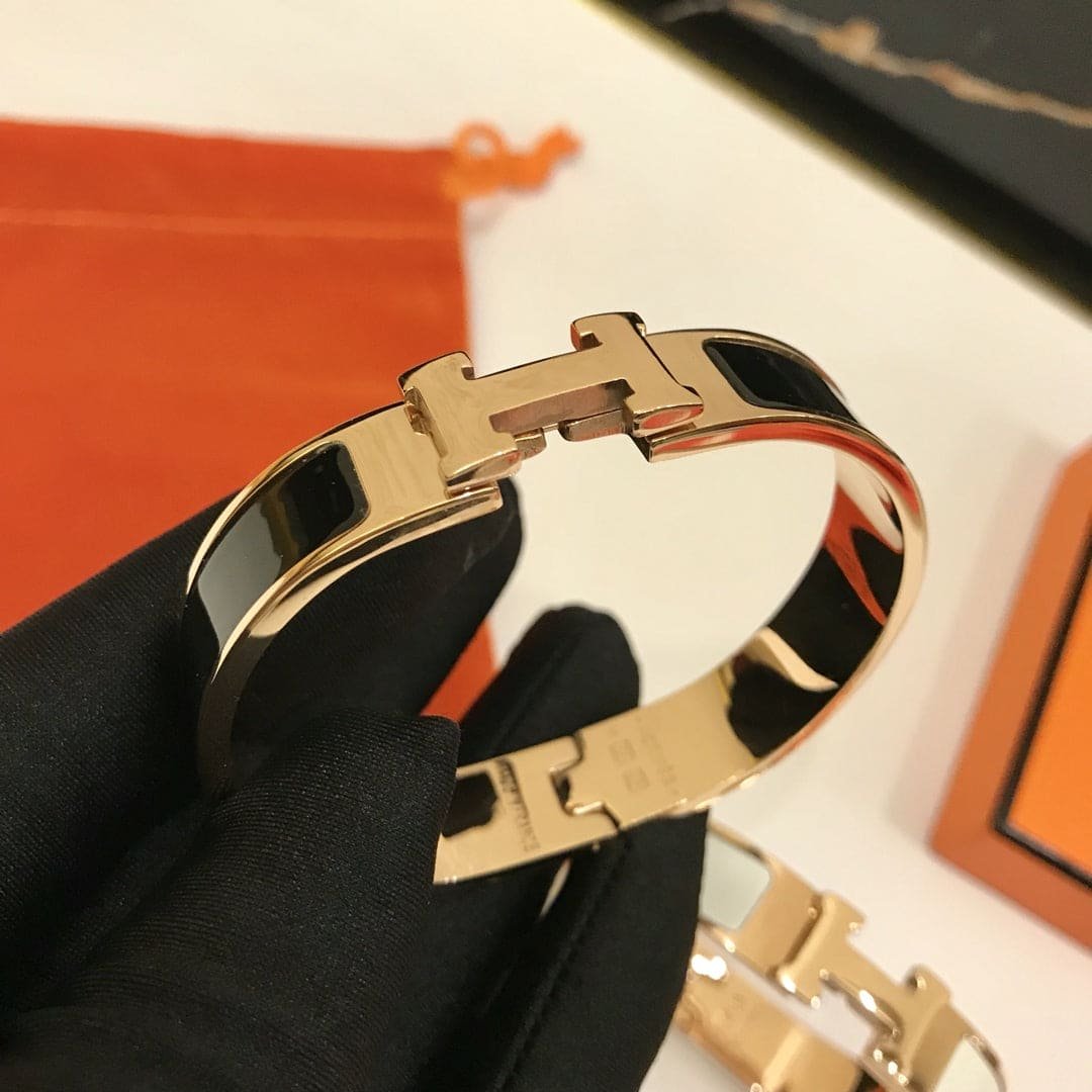 Hermès Gold Black Enamel Hinged Bracelet - Image 3