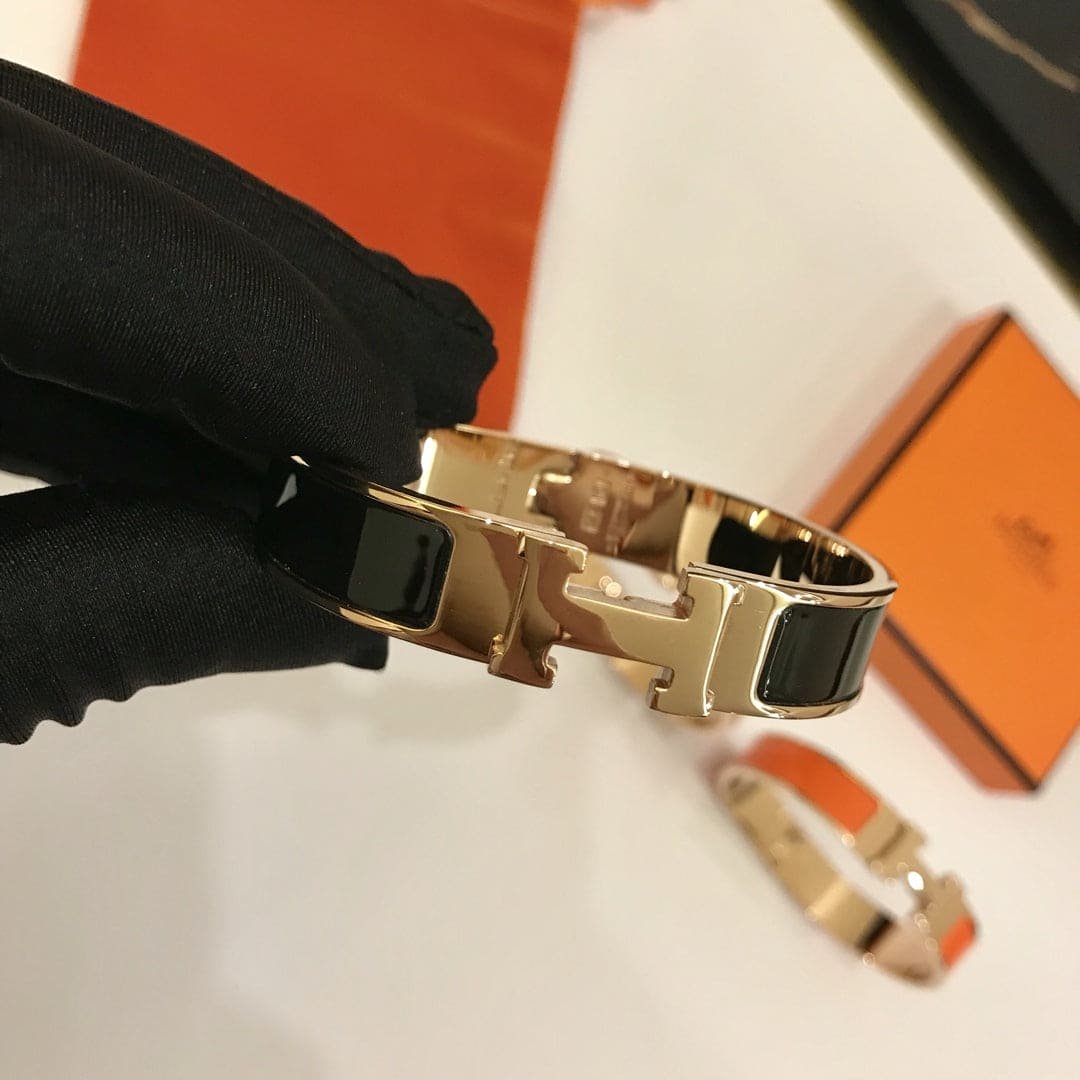 Hermès Gold Black Enamel Hinged Bracelet - Image 4