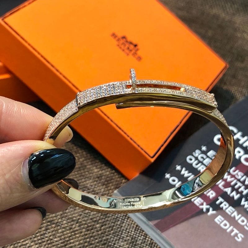 Hermès White Gold Full-Pavé Kelly Lock Bangle - Image 3