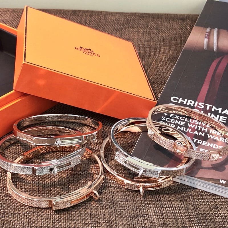Hermès Rose Gold Full-Pavé Kelly Lock Bangle - Image 3