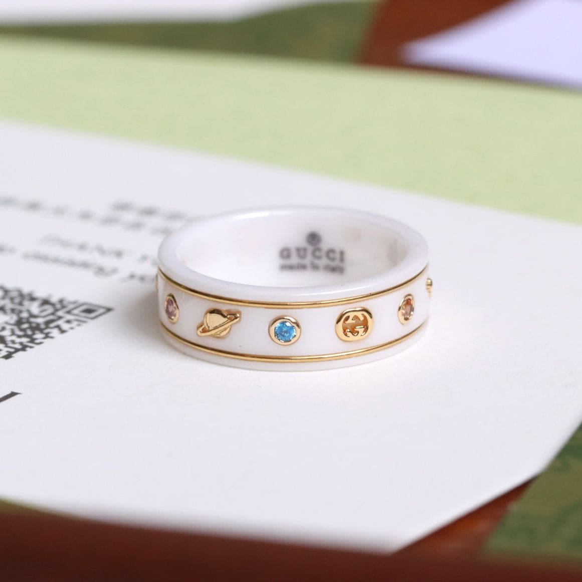 GUCCI White Ceramic Bee Gemstone Ring - Image 5