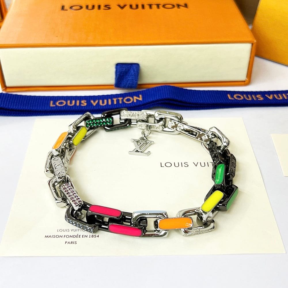 Alternative view of  LV Multicolor Enamel Chain