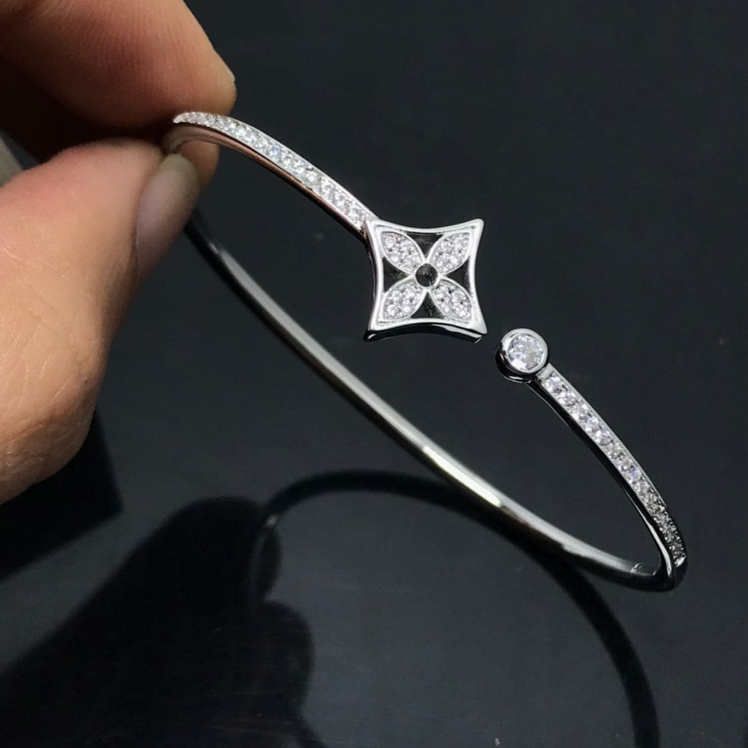 LV Gold Diamond Clover Bangle - Image 3