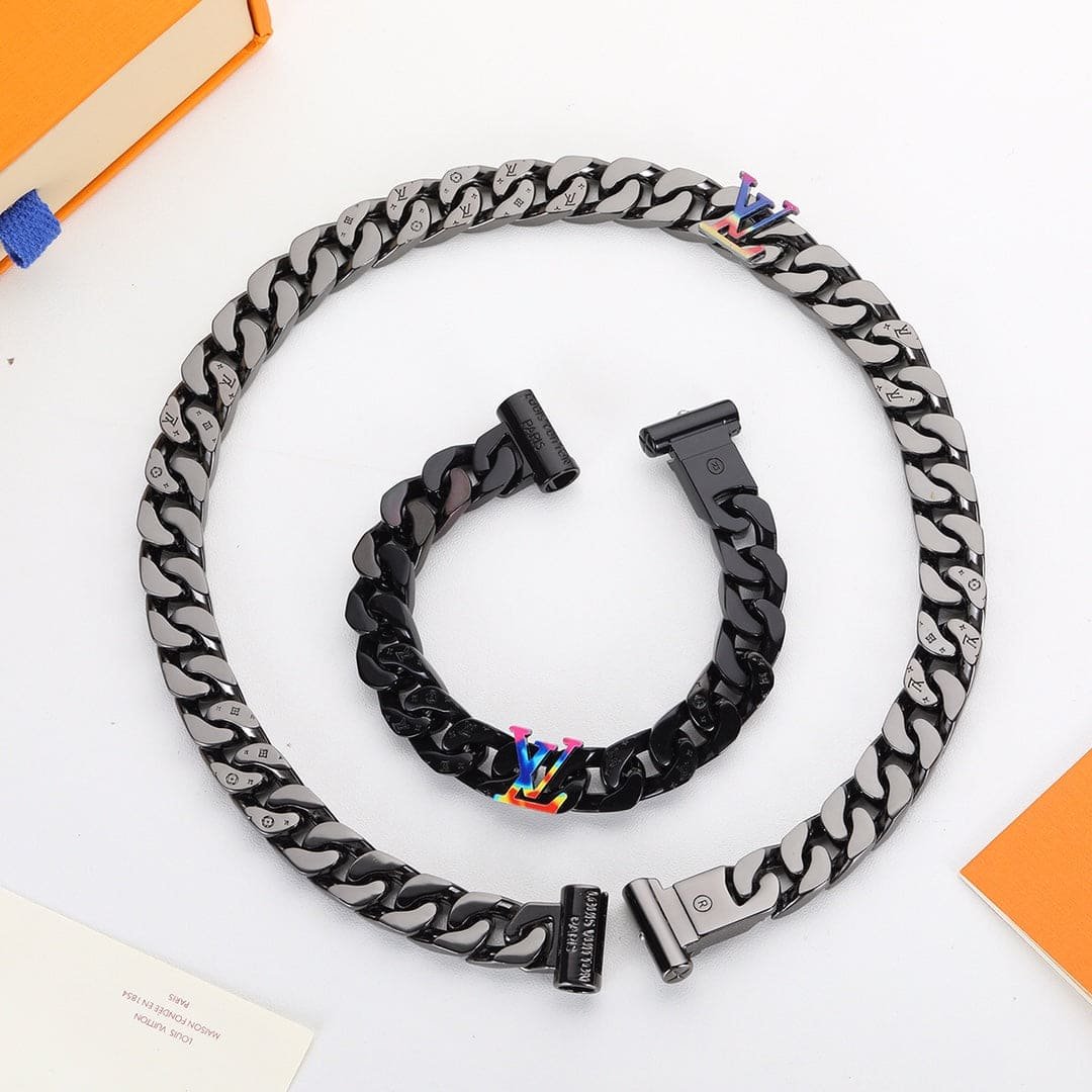 LV Black Thick Cuban Logo Chain Bracelet - Image 4