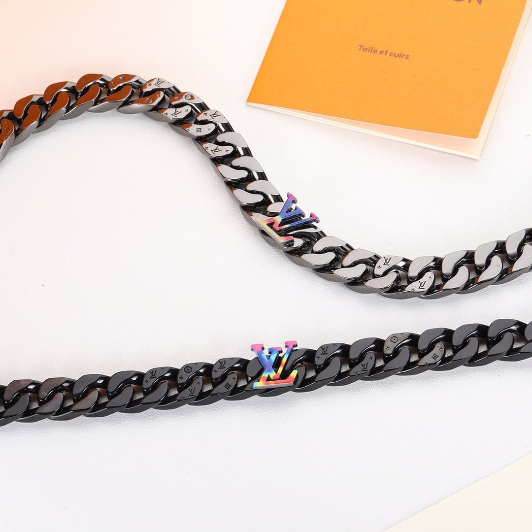 LV Black Thick Cuban Logo Chain Bracelet - Image 6