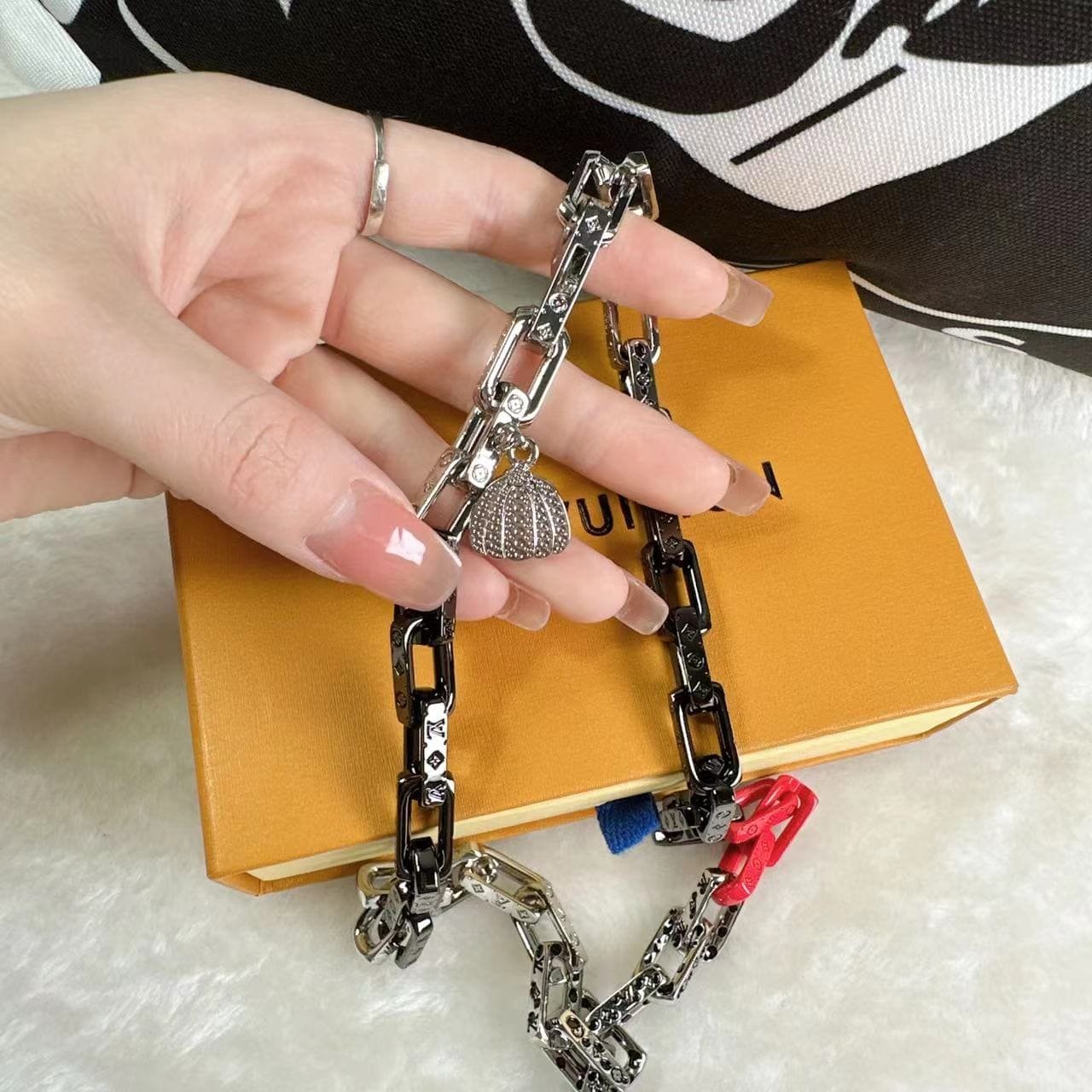 LV Multicolor Chain Bracelet - Image 4