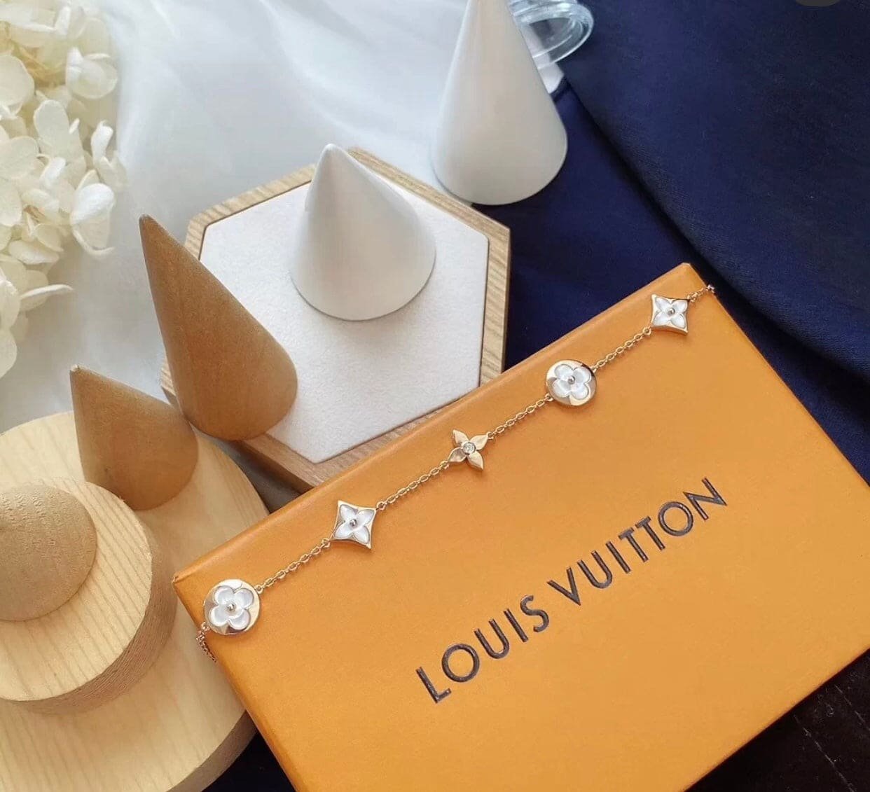 LV Rose Gold Shell Bracelet - Image 5