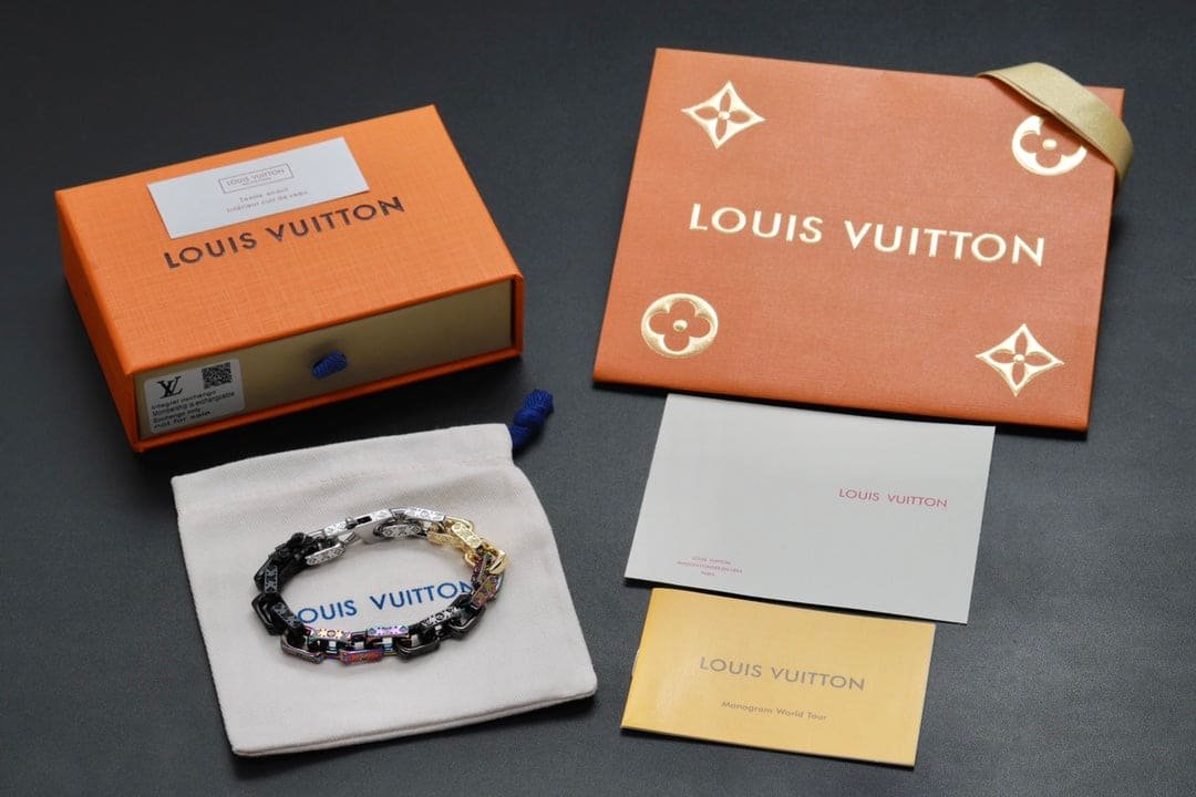 LV Multicolor Chain Bracelet - Image 5