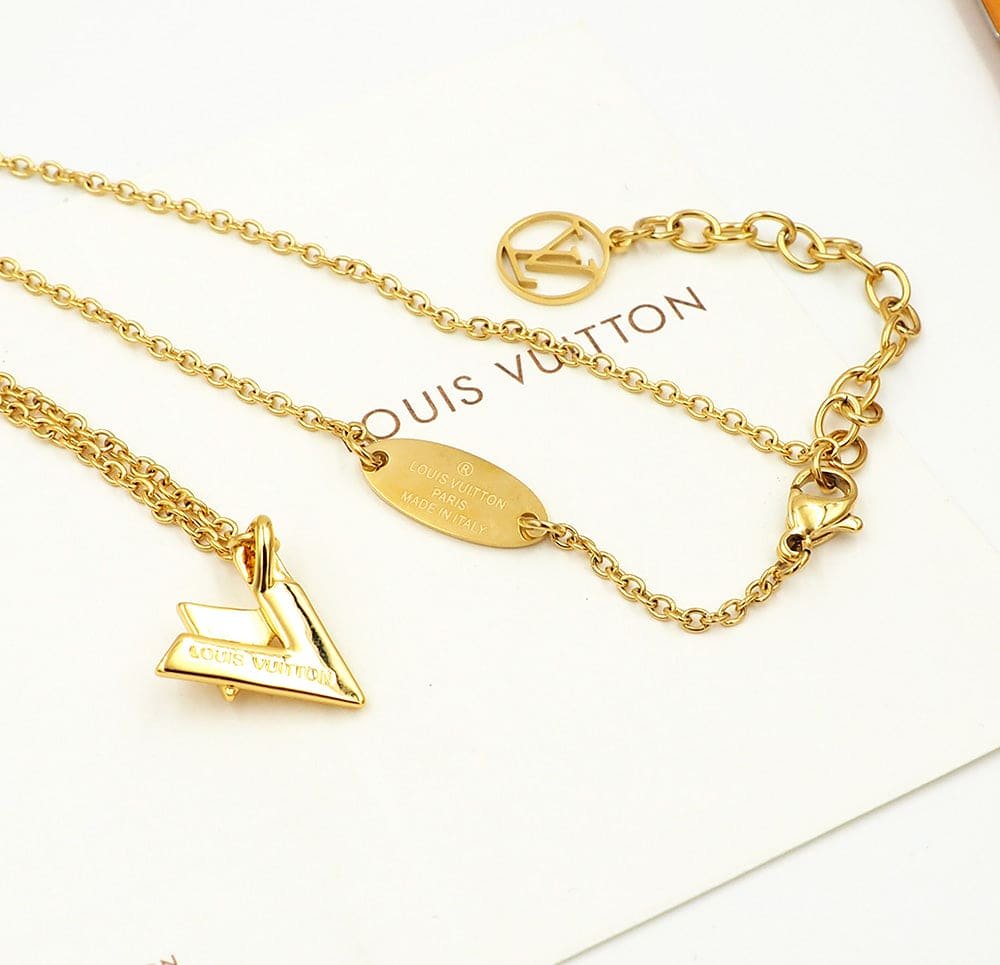 LV Gold Triangle Inset Diamond Thin Necklace - Image 6
