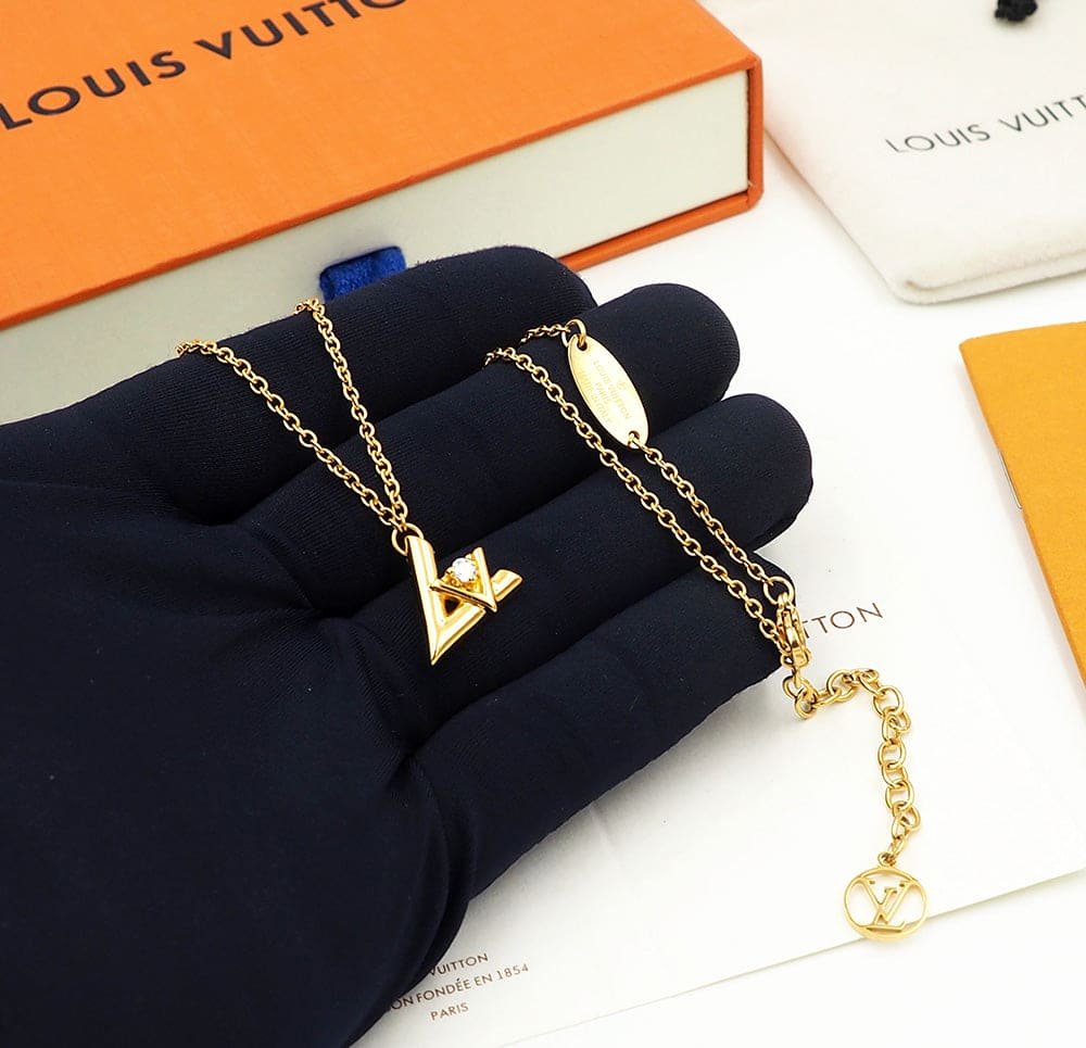 LV Gold Triangle Inset Diamond Thin Necklace - Image 7