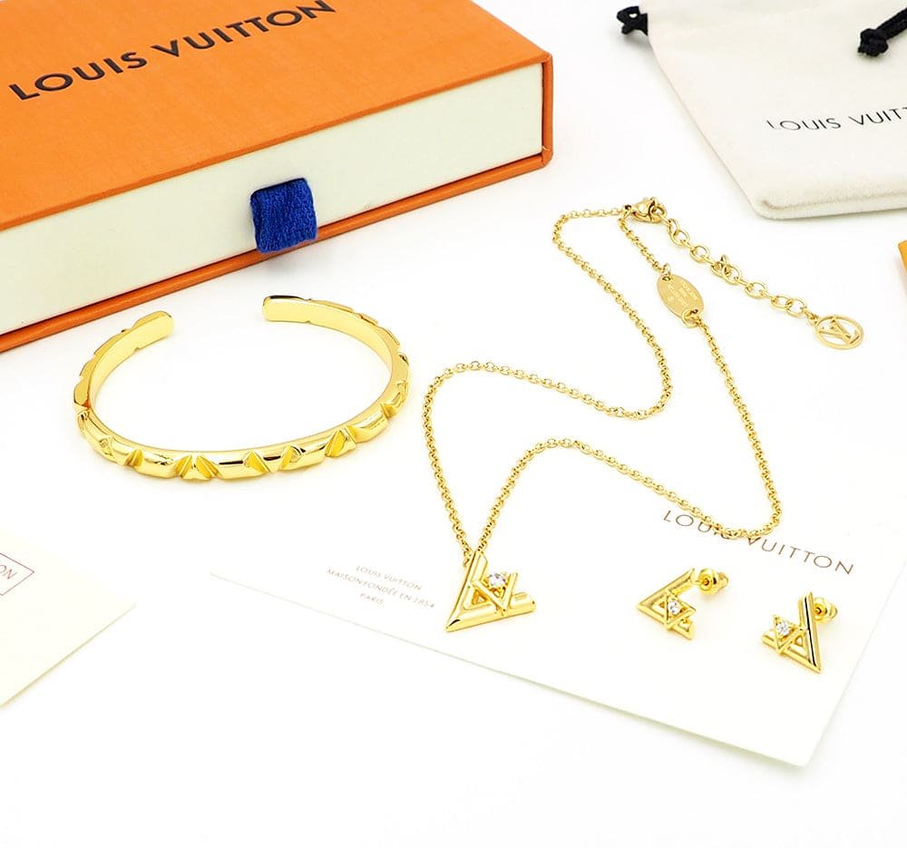 LV Gold Triangle Inset Diamond Thin Necklace - Image 10