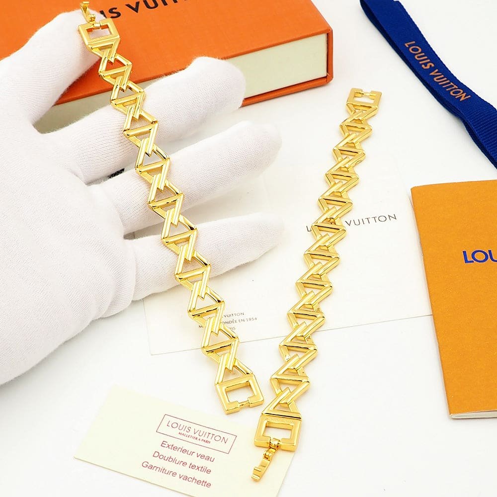 LV Gold Geometric Link Bracelet - Image 8