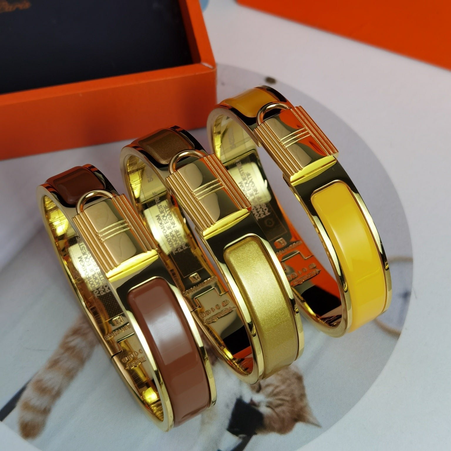 Hermès Gold Yellow Enamel Hinged Bracelet - Image 3