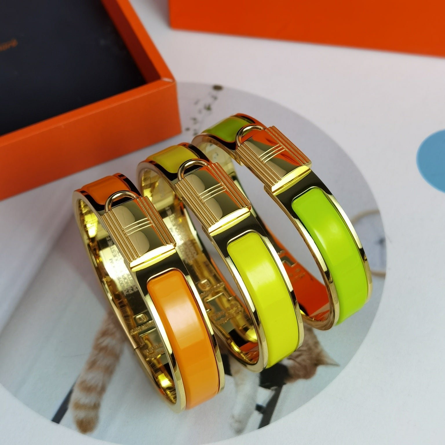 Hermès Gold Yellow Enamel Hinged Bracelet - Image 5